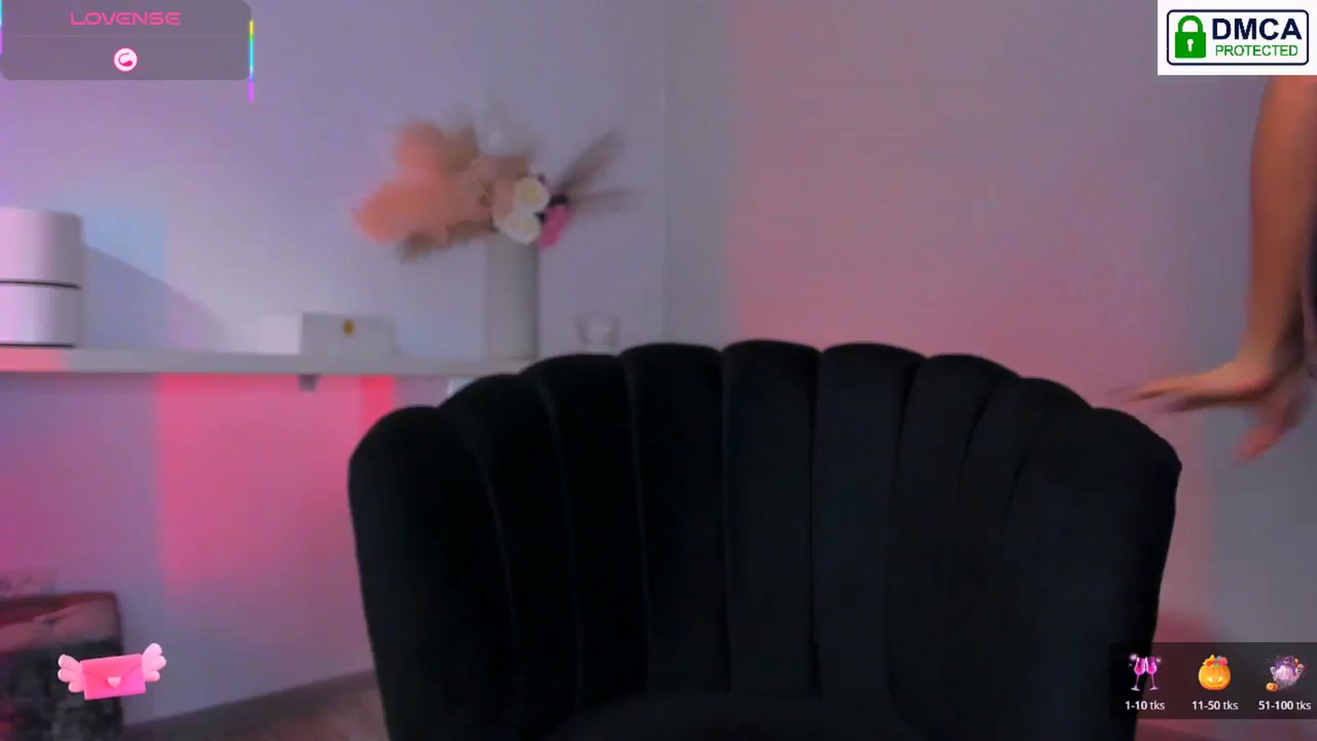 Gallery image thumbnail from QueenANNYA's myfreecams stream on, 11/06/2025, 19:42 image 15 of 20
