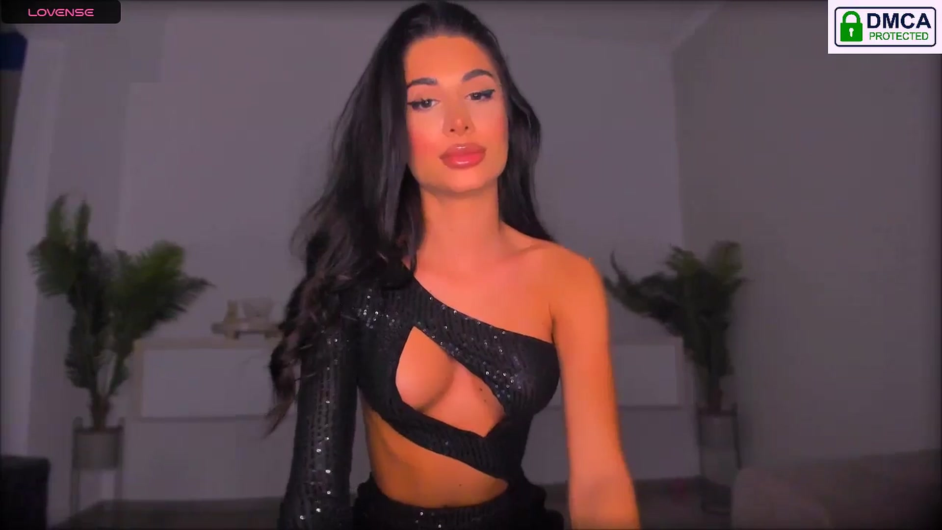 Gallery image thumbnail from QueenANNYA's myfreecams stream on, 11/19/2025, 18:50 image 16 of 20