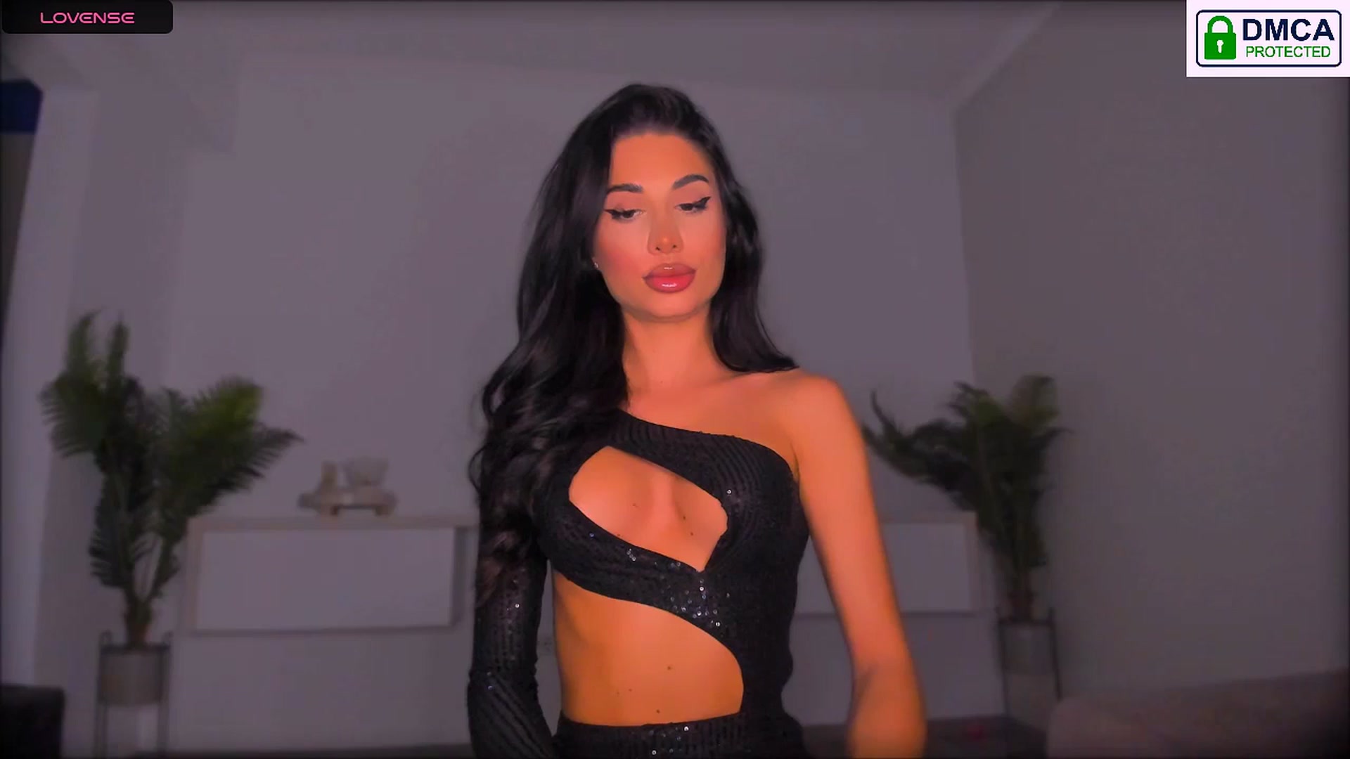 Gallery image thumbnail from QueenANNYA's myfreecams stream on, 11/19/2025, 18:50 image 1 of 20