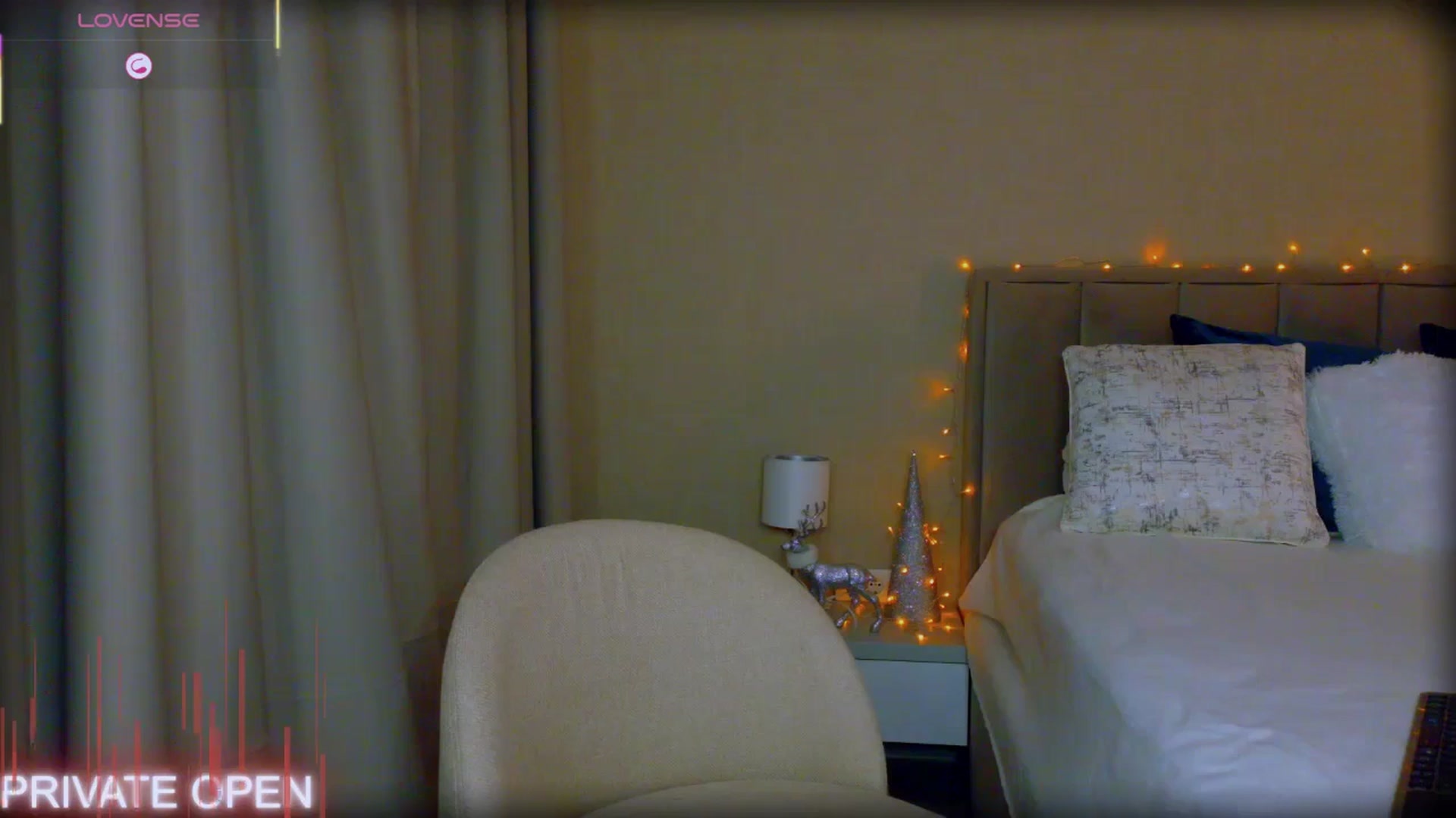Gallery image thumbnail from QueenANNYA's myfreecams stream on, 12/19/2025, 17:30 image 10 of 20