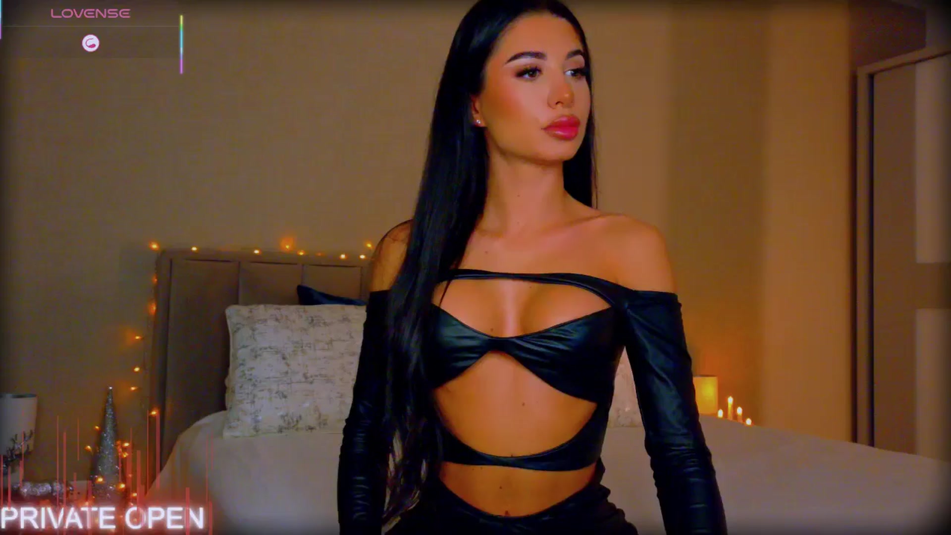 Gallery image thumbnail from QueenANNYA's myfreecams stream on, 12/19/2025, 17:30 image 1 of 20