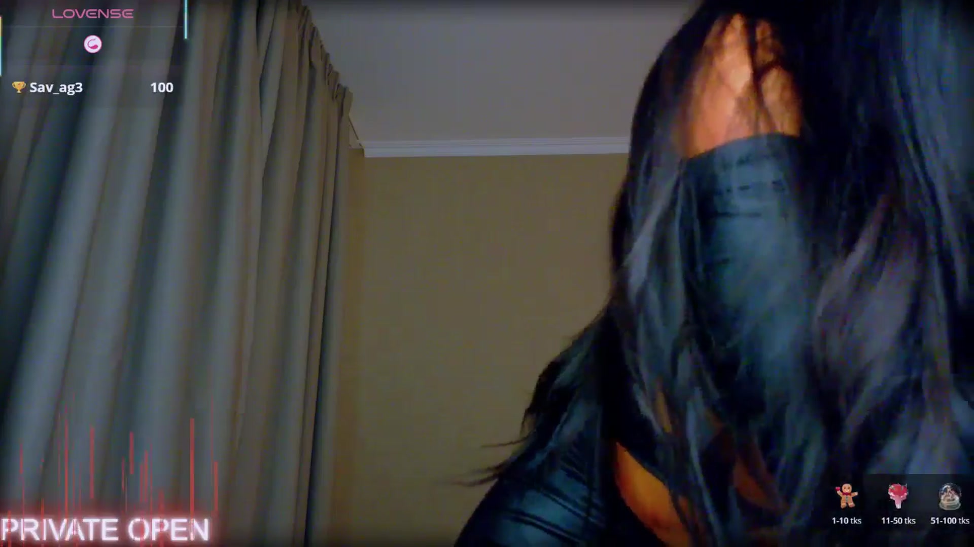 Gallery image thumbnail from QueenANNYA's myfreecams stream on, 12/19/2025, 17:48 image 6 of 20