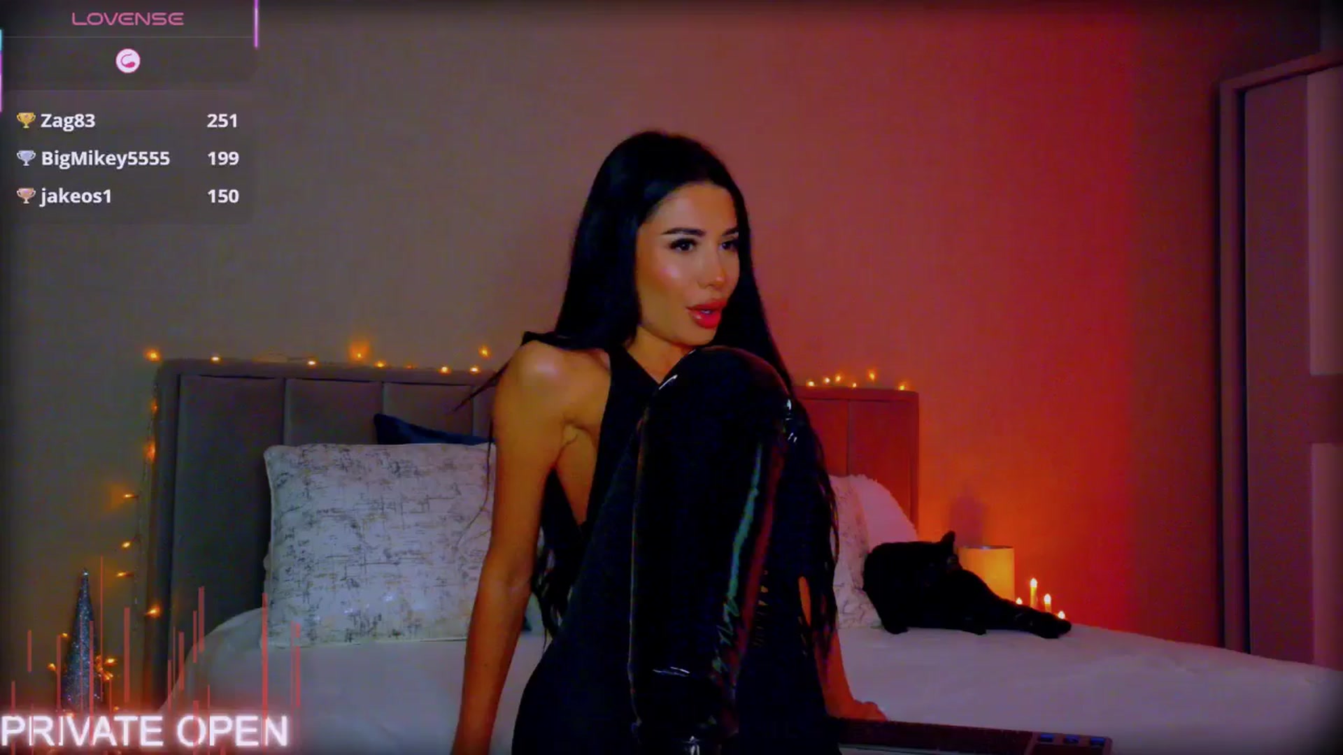 Gallery image thumbnail from QueenANNYA's myfreecams stream on, 12/19/2025, 19:01 image 4 of 20