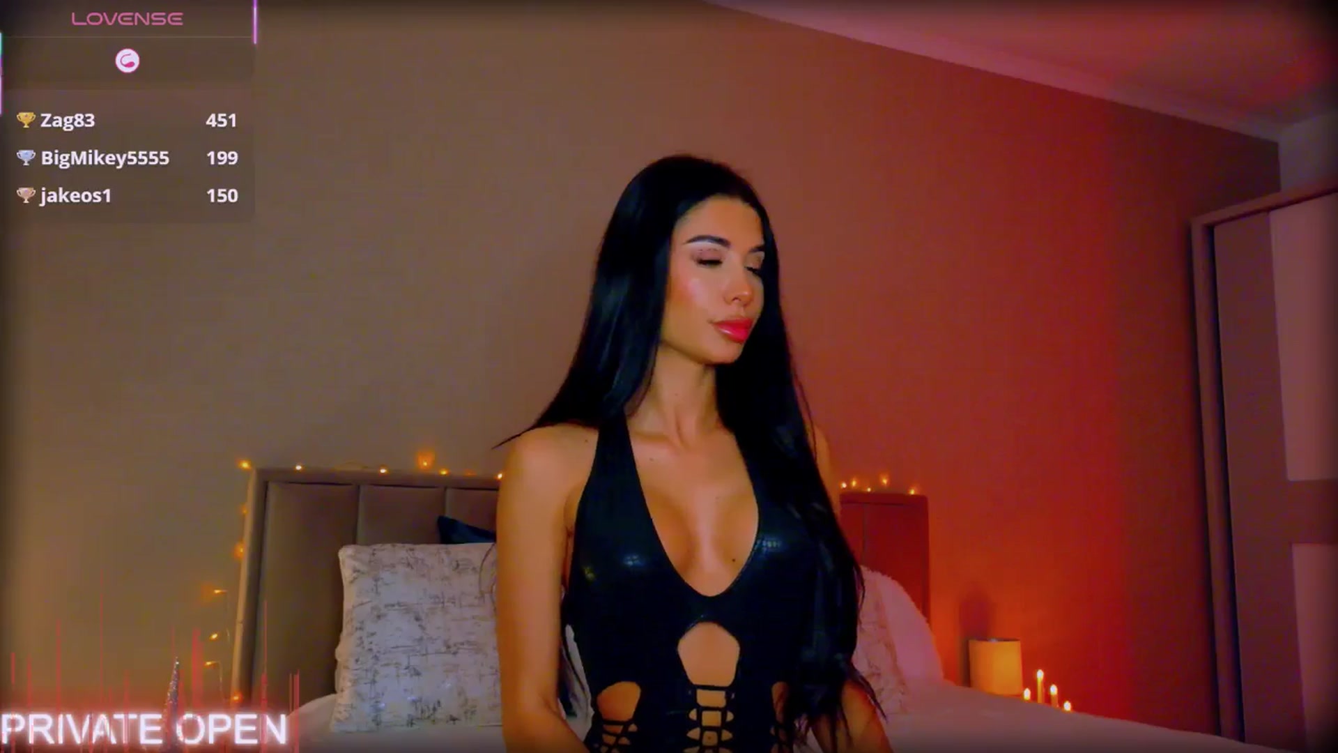 Gallery image thumbnail from QueenANNYA's myfreecams stream on, 12/19/2025, 19:01 image 15 of 20