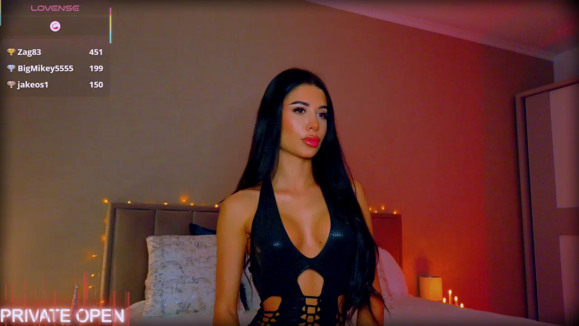 Gallery image thumbnail from QueenANNYA's myfreecams stream on, 12/19/2025, 19:01 image 14 of 20