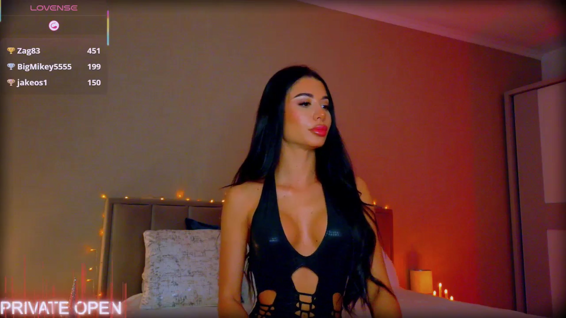 Gallery image thumbnail from QueenANNYA's myfreecams stream on, 12/19/2025, 19:01 image 16 of 20