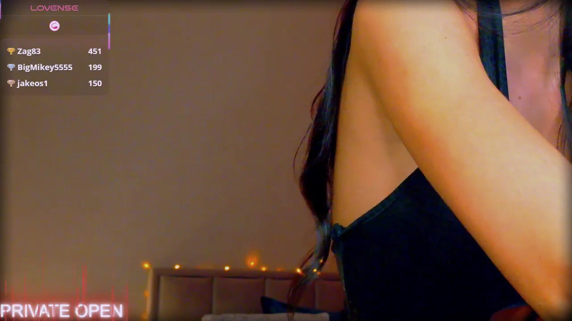 Gallery image thumbnail from QueenANNYA's myfreecams stream on, 12/19/2025, 19:01 image 11 of 20