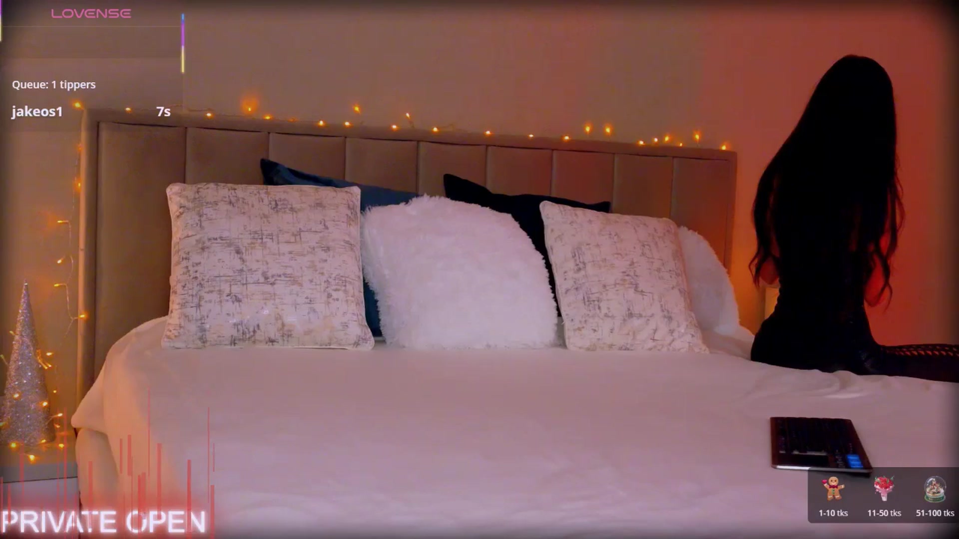Gallery image thumbnail from QueenANNYA's myfreecams stream on, 12/19/2025, 20:26 image 5 of 20