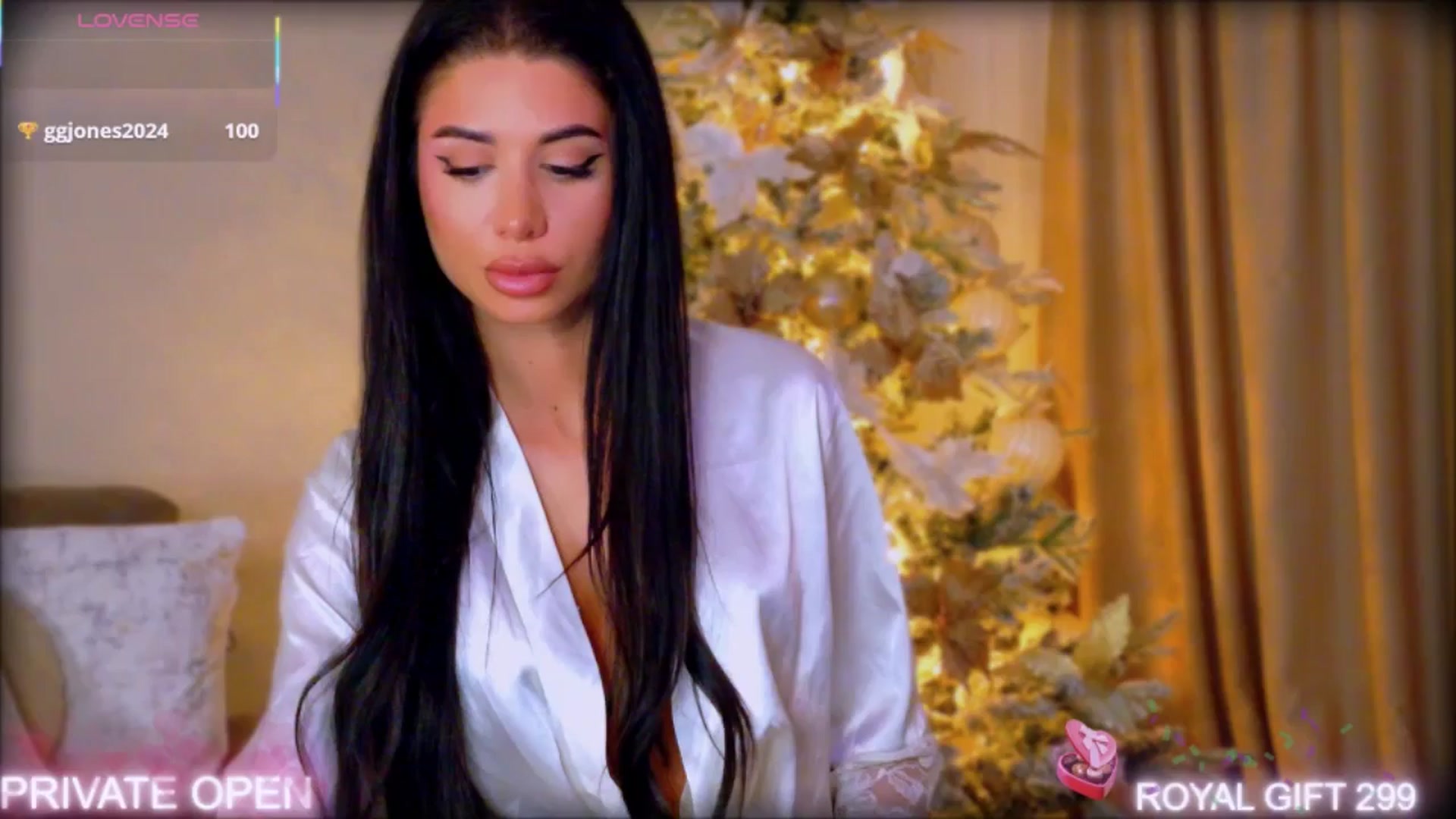 Gallery image thumbnail from QueenANNYA's myfreecams stream on, 12/29/2025, 18:52 image 18 of 20