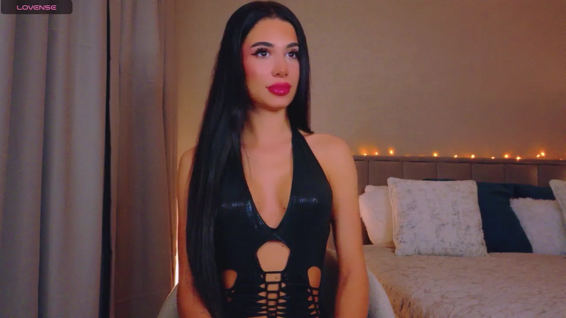 Gallery image thumbnail from QueenANNYA's myfreecams stream on, 01/04/2026, 17:38 image 9 of 20