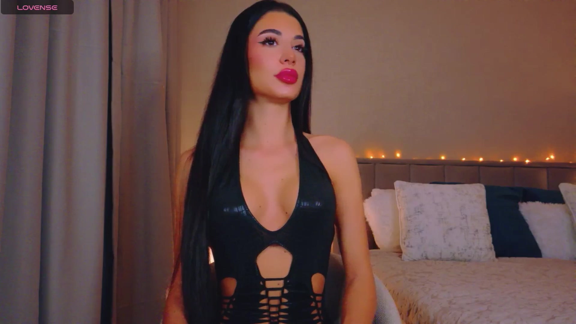 Gallery image thumbnail from QueenANNYA's myfreecams stream on, 01/04/2026, 17:38 image 3 of 20
