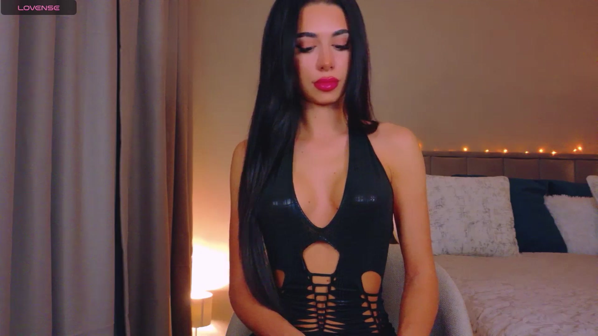 Gallery image thumbnail from QueenANNYA's myfreecams stream on, 01/04/2026, 18:19 image 4 of 20
