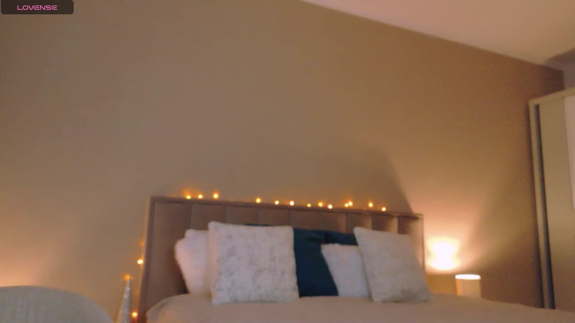 Gallery image thumbnail from QueenANNYA's myfreecams stream on, 01/04/2026, 19:12 image 13 of 20