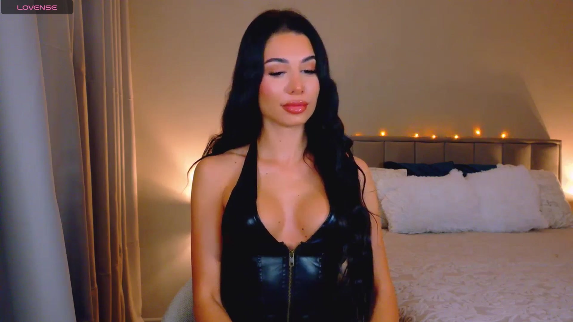 Gallery image thumbnail from QueenANNYA's myfreecams stream on, 01/05/2026, 16:20 image 3 of 20