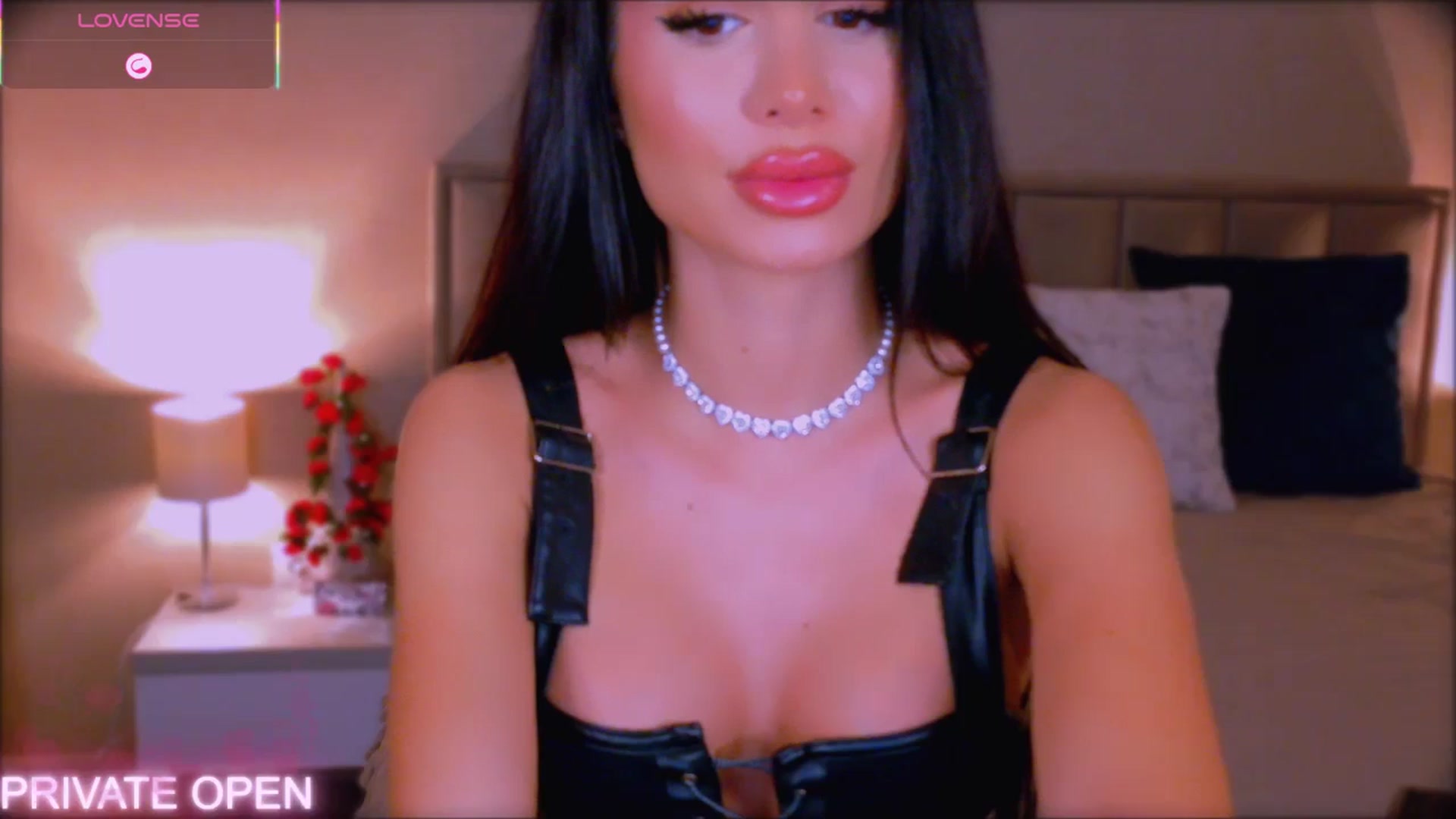 Gallery image thumbnail from QueenANNYA's myfreecams stream on, 01/13/2026, 17:05 image 16 of 20