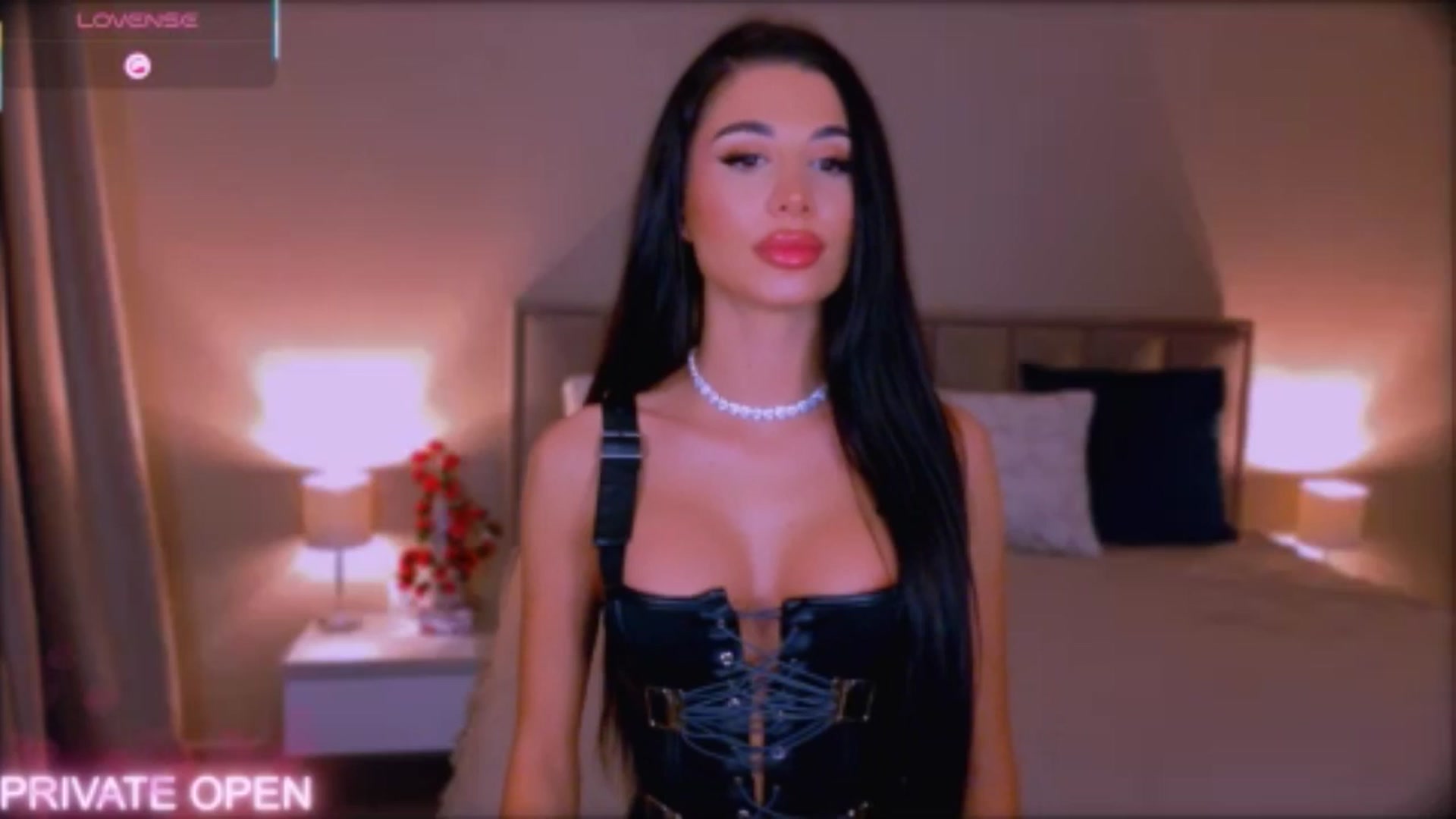 Gallery image thumbnail from QueenANNYA's myfreecams stream on, 01/13/2026, 17:05 image 4 of 20