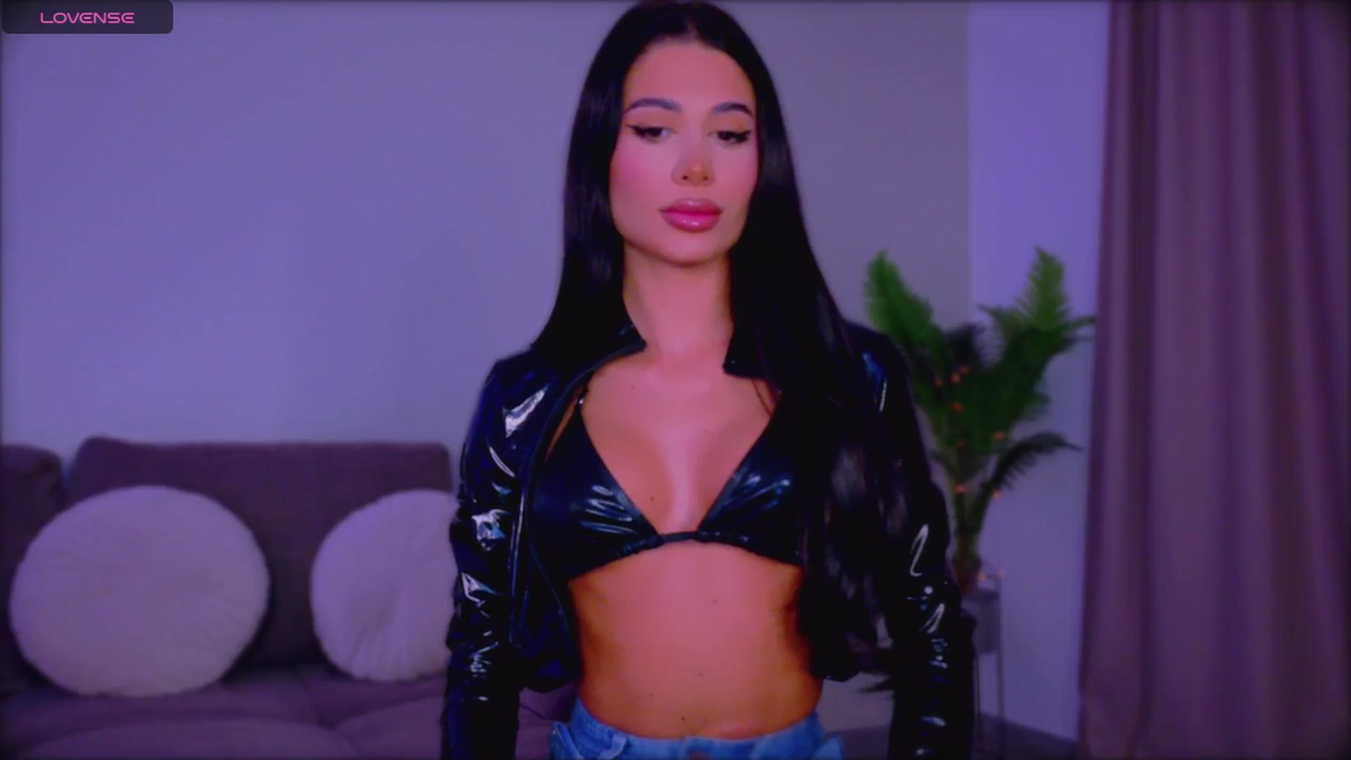 Gallery image thumbnail from QueenANNYA's myfreecams stream on, 01/21/2026, 18:14 image 3 of 20
