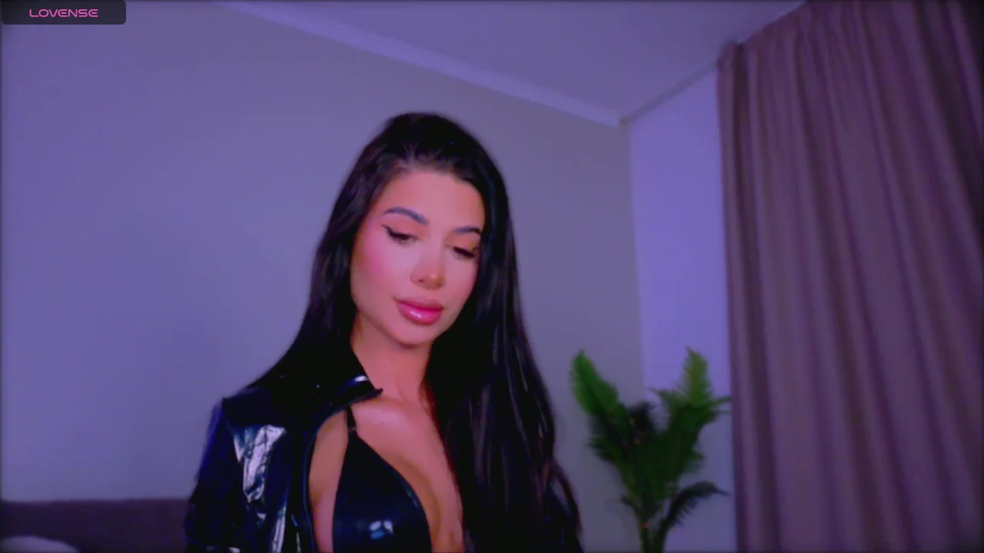 Gallery image thumbnail from QueenANNYA's myfreecams stream on, 01/21/2026, 18:14 image 5 of 20