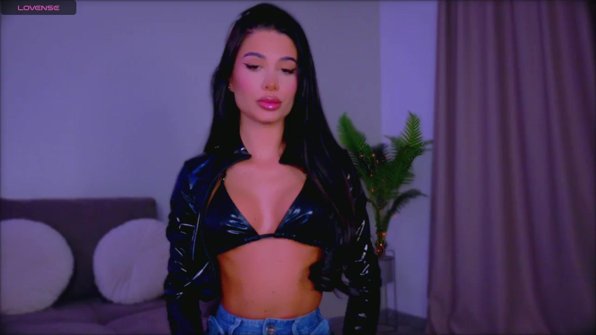 Gallery image thumbnail from QueenANNYA's myfreecams stream on, 01/21/2026, 18:14 image 4 of 20
