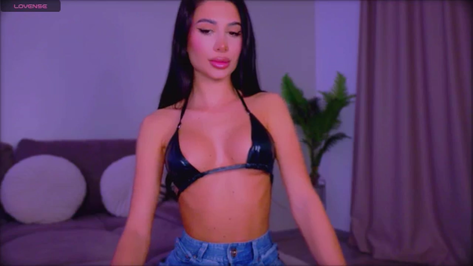 Gallery image thumbnail from QueenANNYA's myfreecams stream on, 01/21/2026, 18:14 image 19 of 20