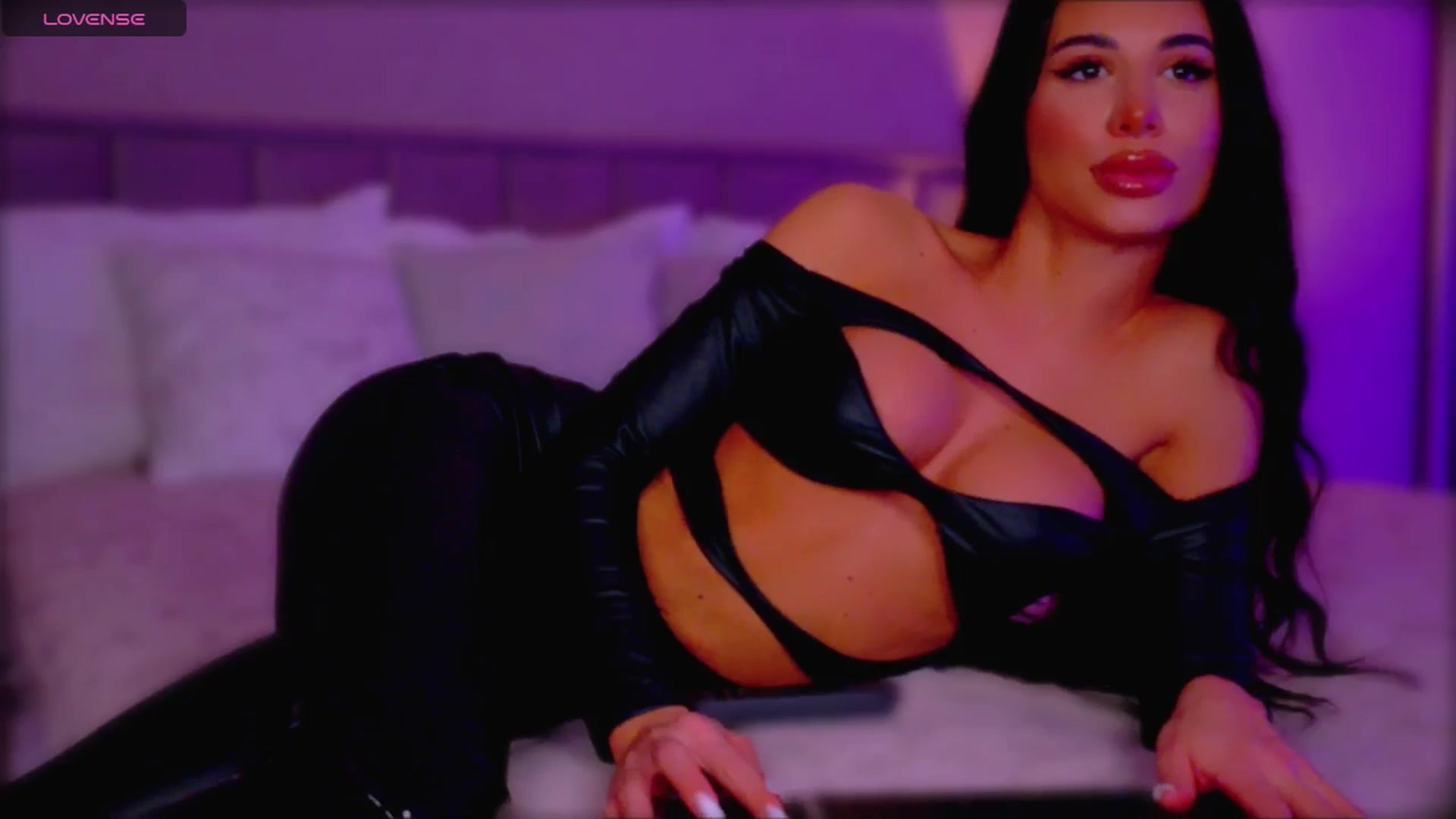 Gallery image thumbnail from QueenANNYA's myfreecams stream on, 01/23/2026, 19:20 image 8 of 20