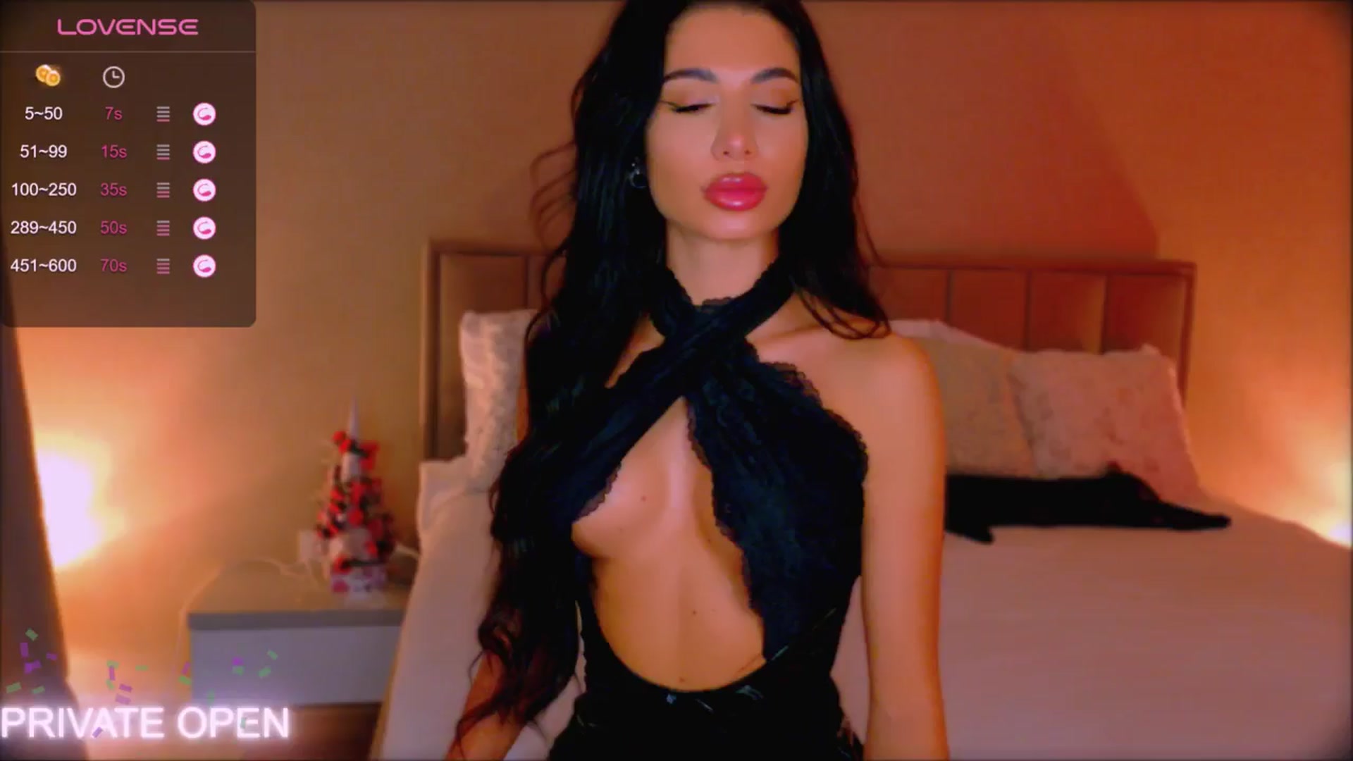 Gallery image thumbnail from QueenANNYA's myfreecams stream on, 01/25/2026, 18:07 image 15 of 20