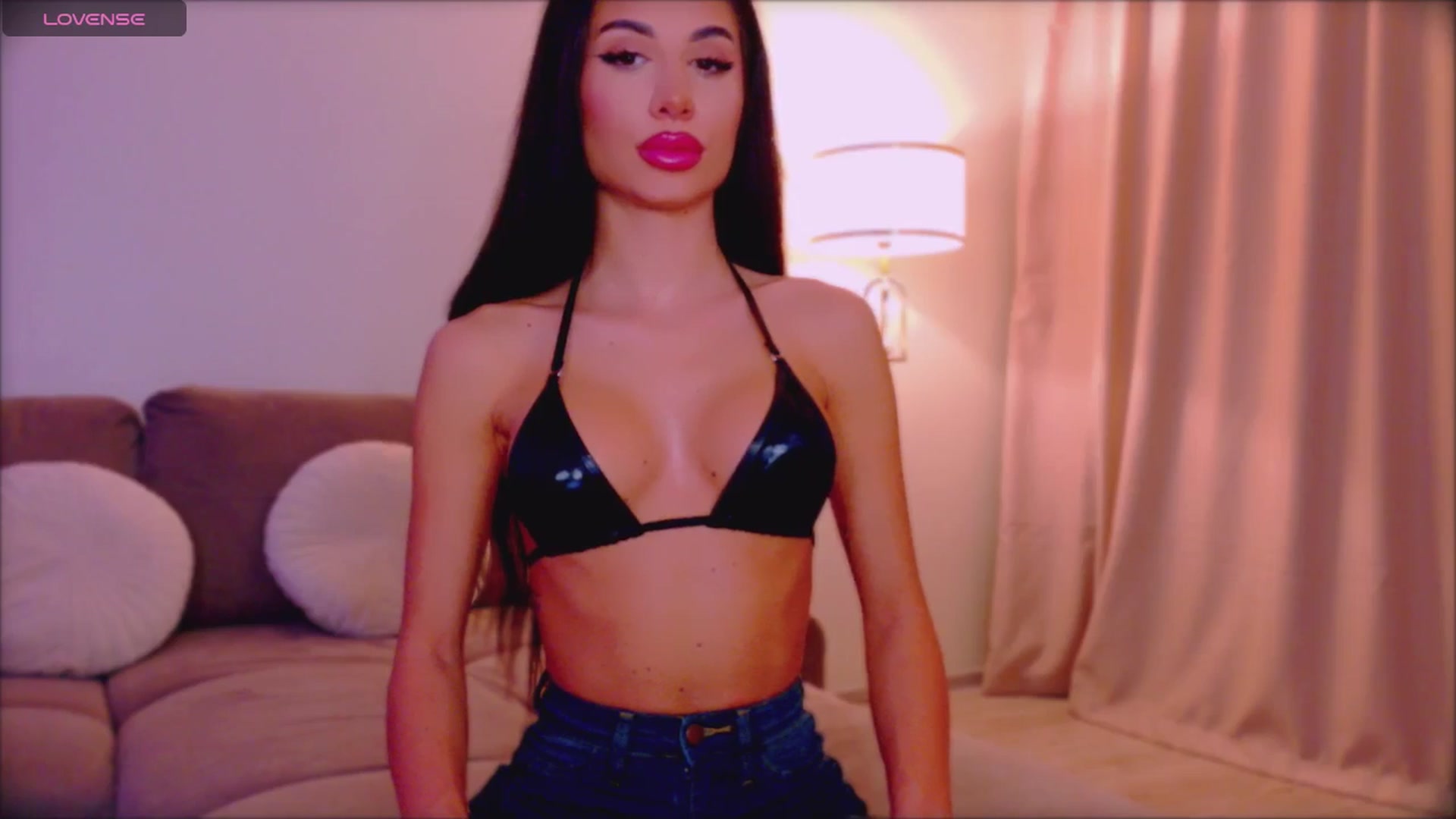 Gallery image thumbnail from QueenANNYA's myfreecams stream on, 01/28/2026, 18:16 image 3 of 20