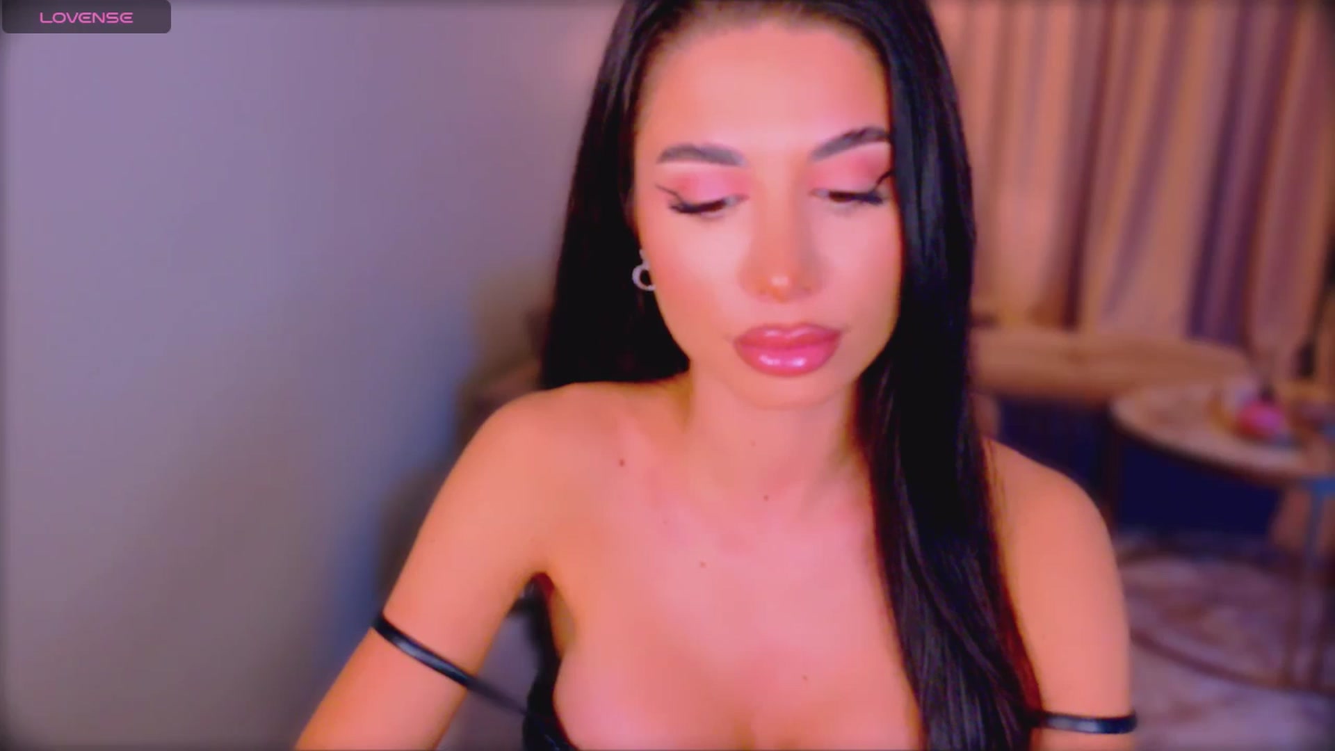 Gallery image thumbnail from QueenANNYA's myfreecams stream on, 02/01/2026, 17:42 image 11 of 20