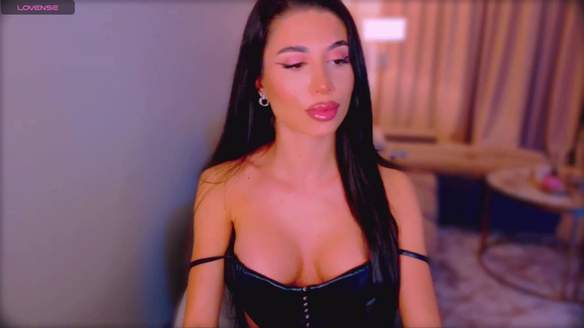 Gallery image thumbnail from QueenANNYA's myfreecams stream on, 02/01/2026, 17:42 image 15 of 20