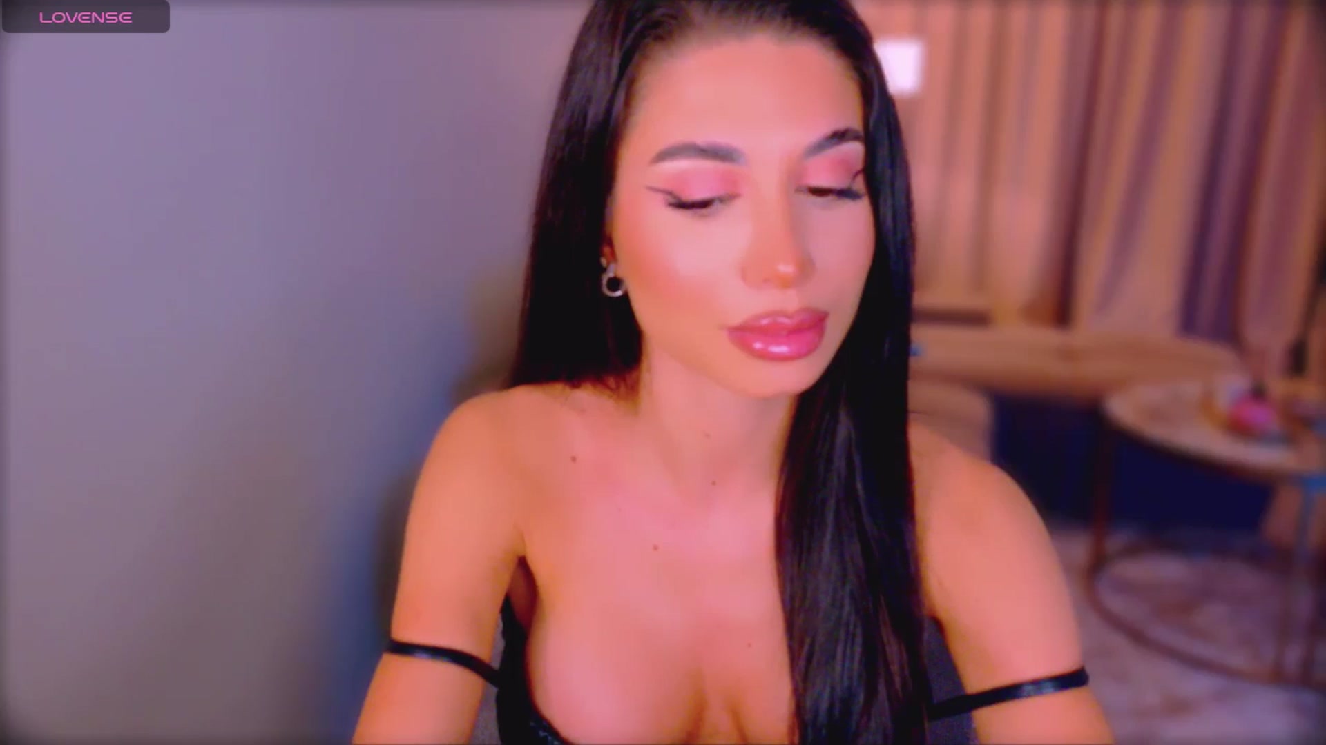 Gallery image thumbnail from QueenANNYA's myfreecams stream on, 02/01/2026, 17:42 image 13 of 20
