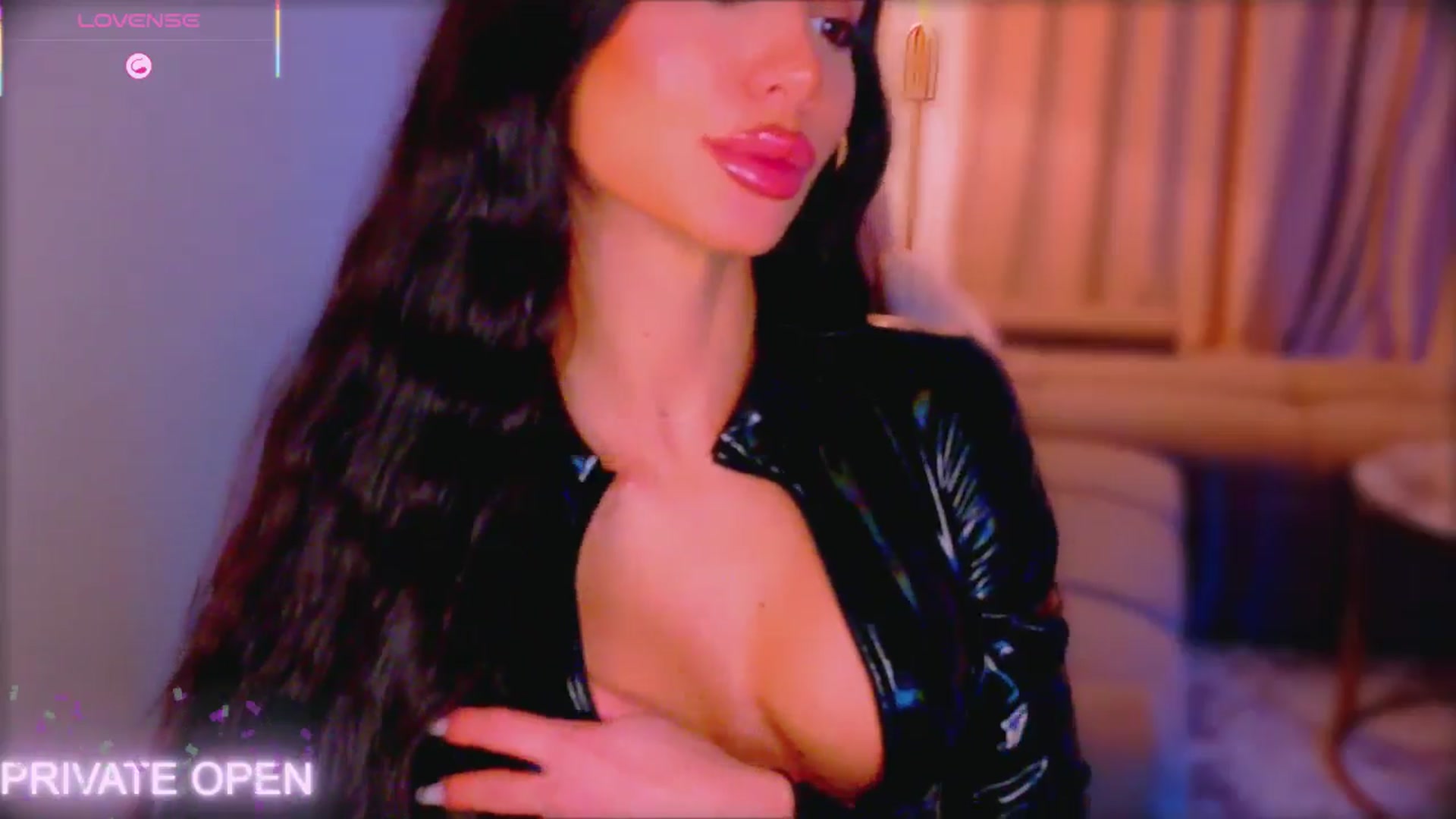 Gallery image thumbnail from QueenANNYA's myfreecams stream on, 02/02/2026, 18:40 image 7 of 20