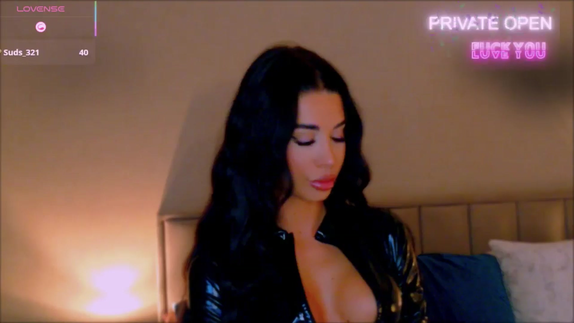 Gallery image thumbnail from QueenANNYA's myfreecams stream on, 03/04/2026, 17:46 image 8 of 20