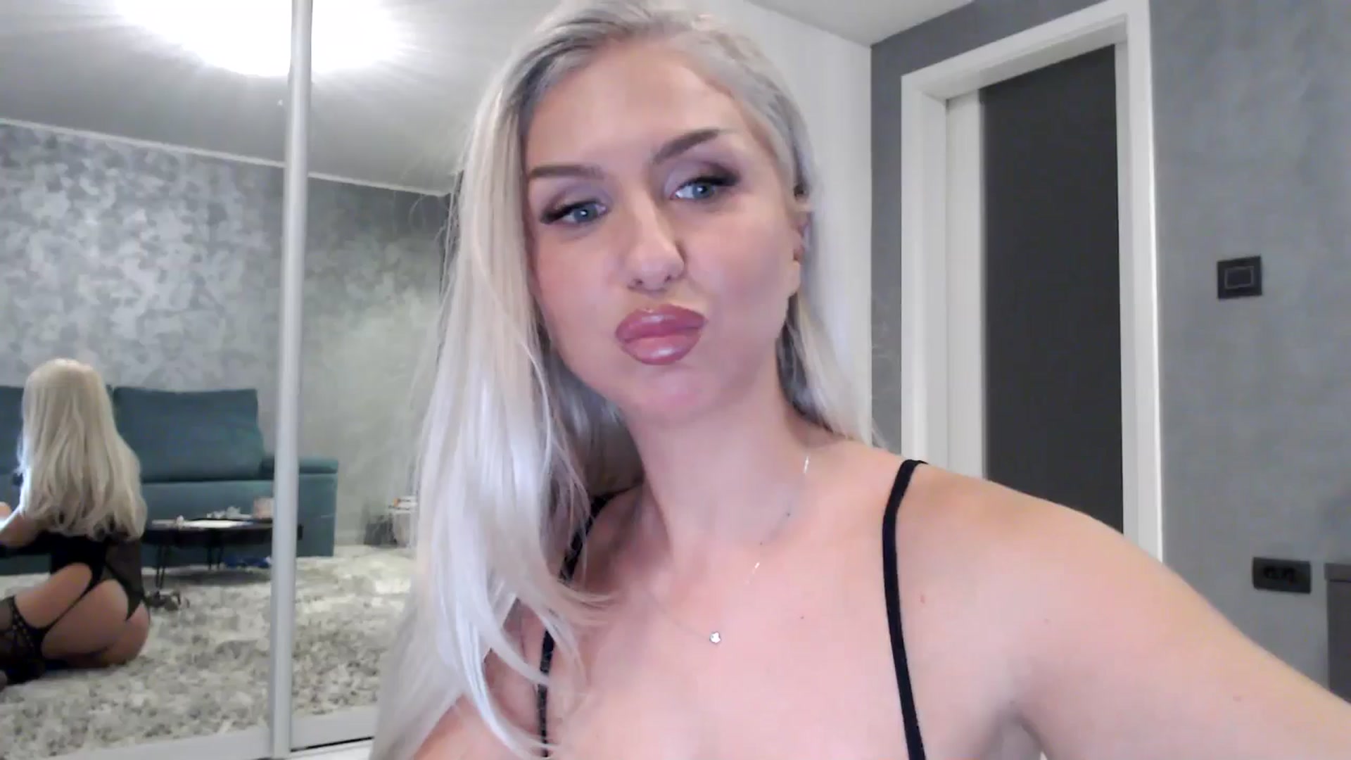Gallery image thumbnail from QueenBA's myfreecams stream on, 10/13/2025, 24:32 image 6 of 20