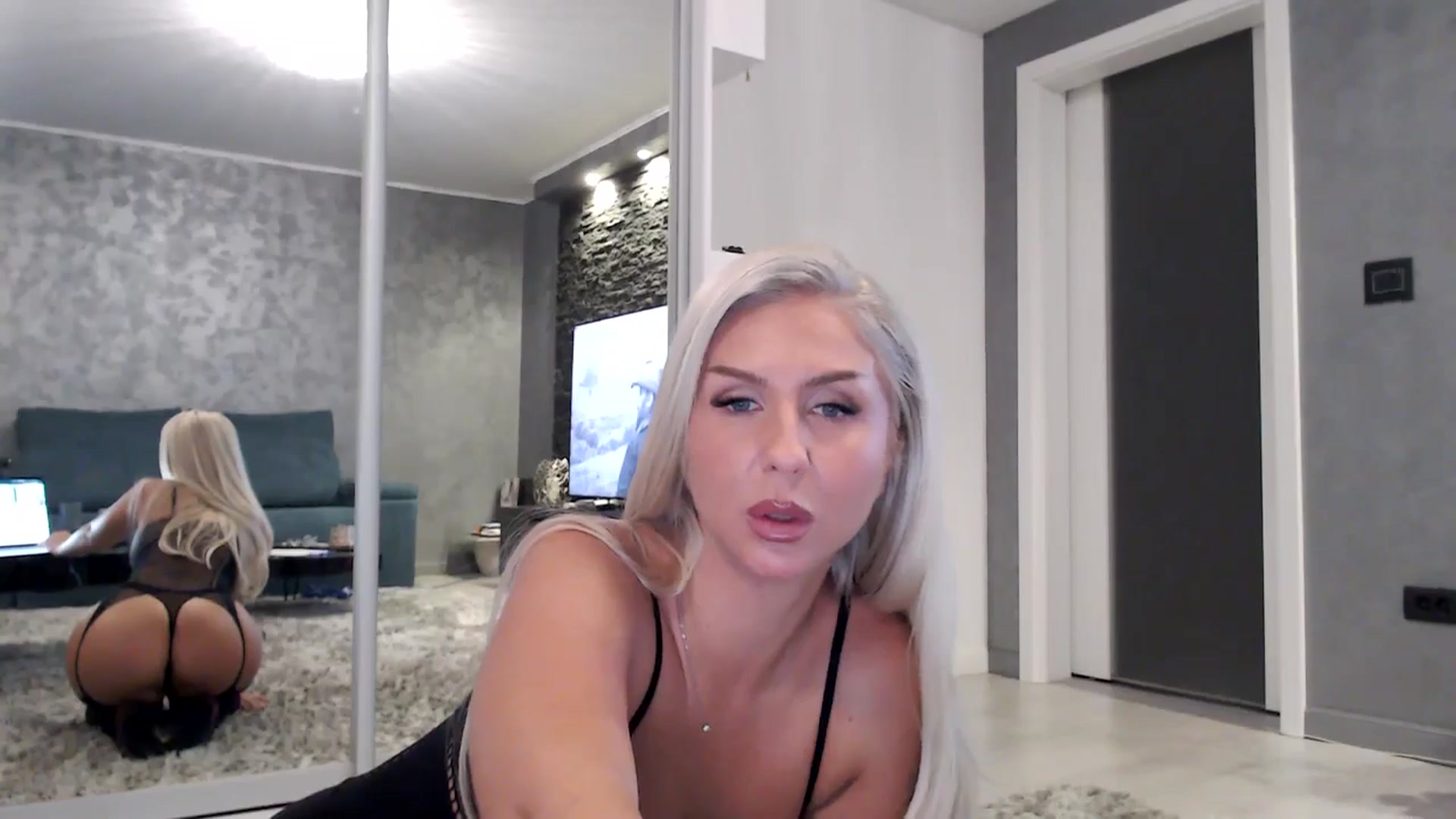 Gallery image thumbnail from QueenBA's myfreecams stream on, 10/13/2025, 24:32 image 16 of 20