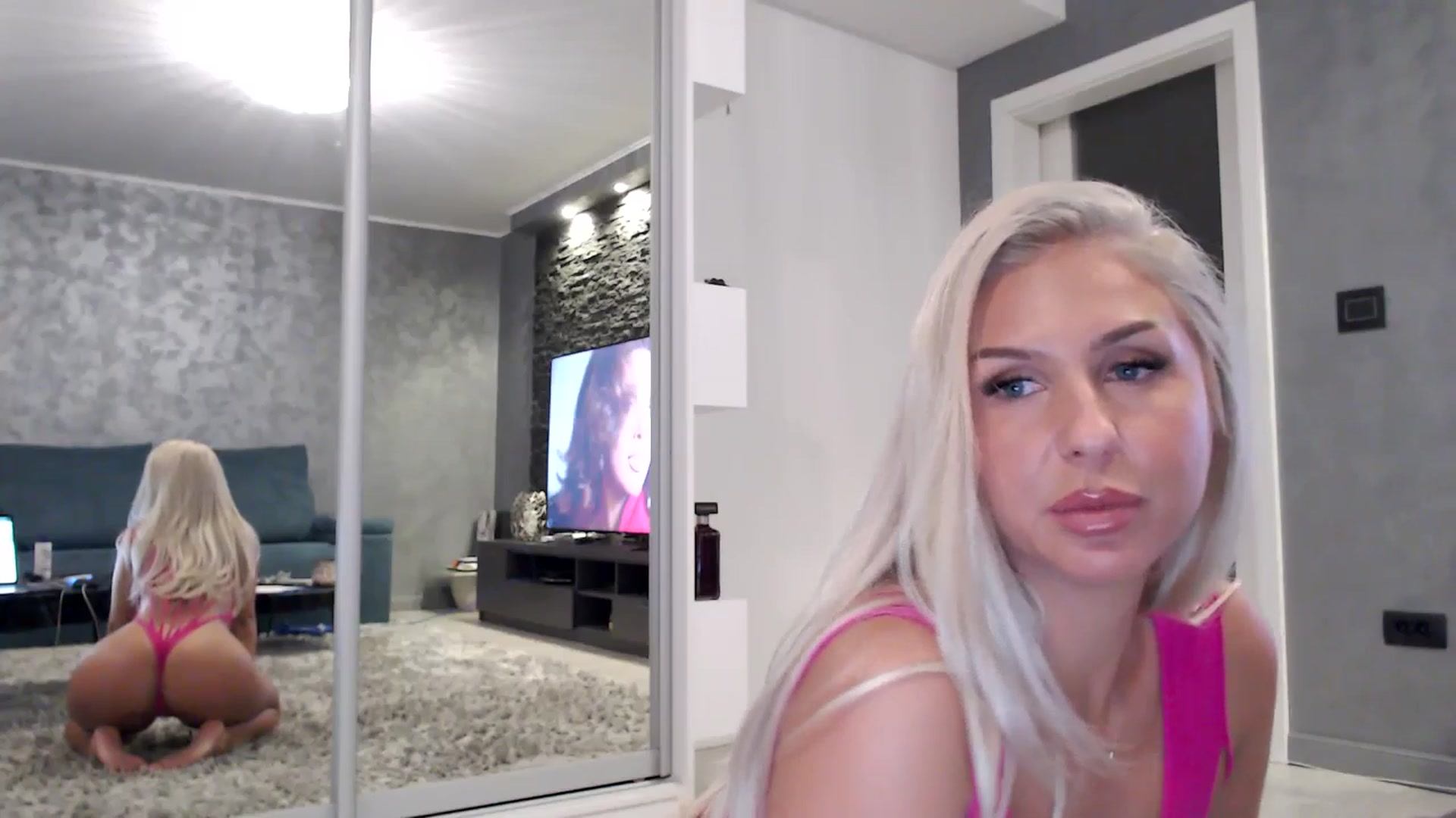 Gallery image thumbnail from QueenBA's myfreecams stream on, 10/14/2025, 01:03 image 3 of 20