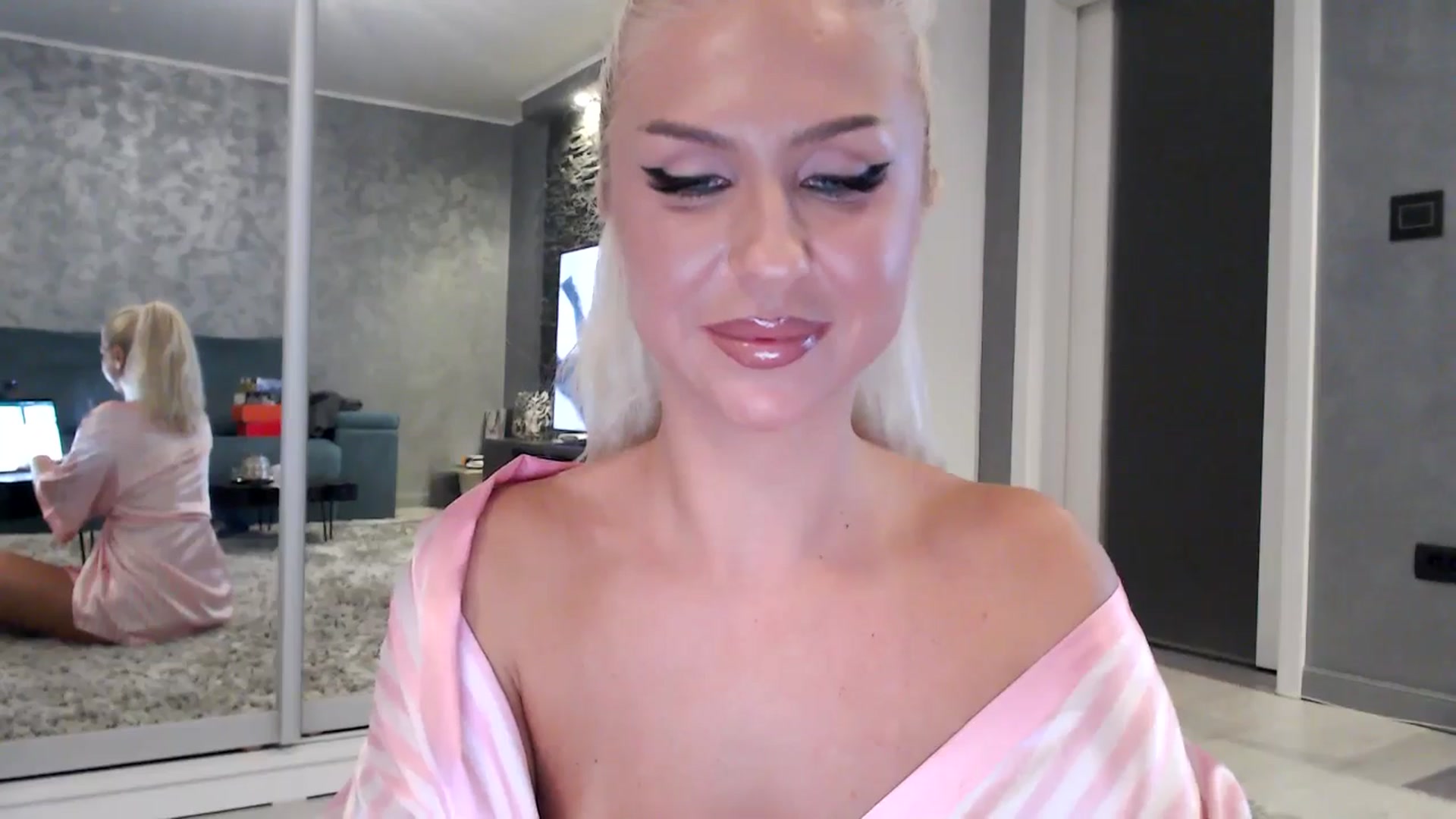 Gallery image thumbnail from QueenBA's myfreecams stream on, 12/12/2025, 04:24 image 19 of 20
