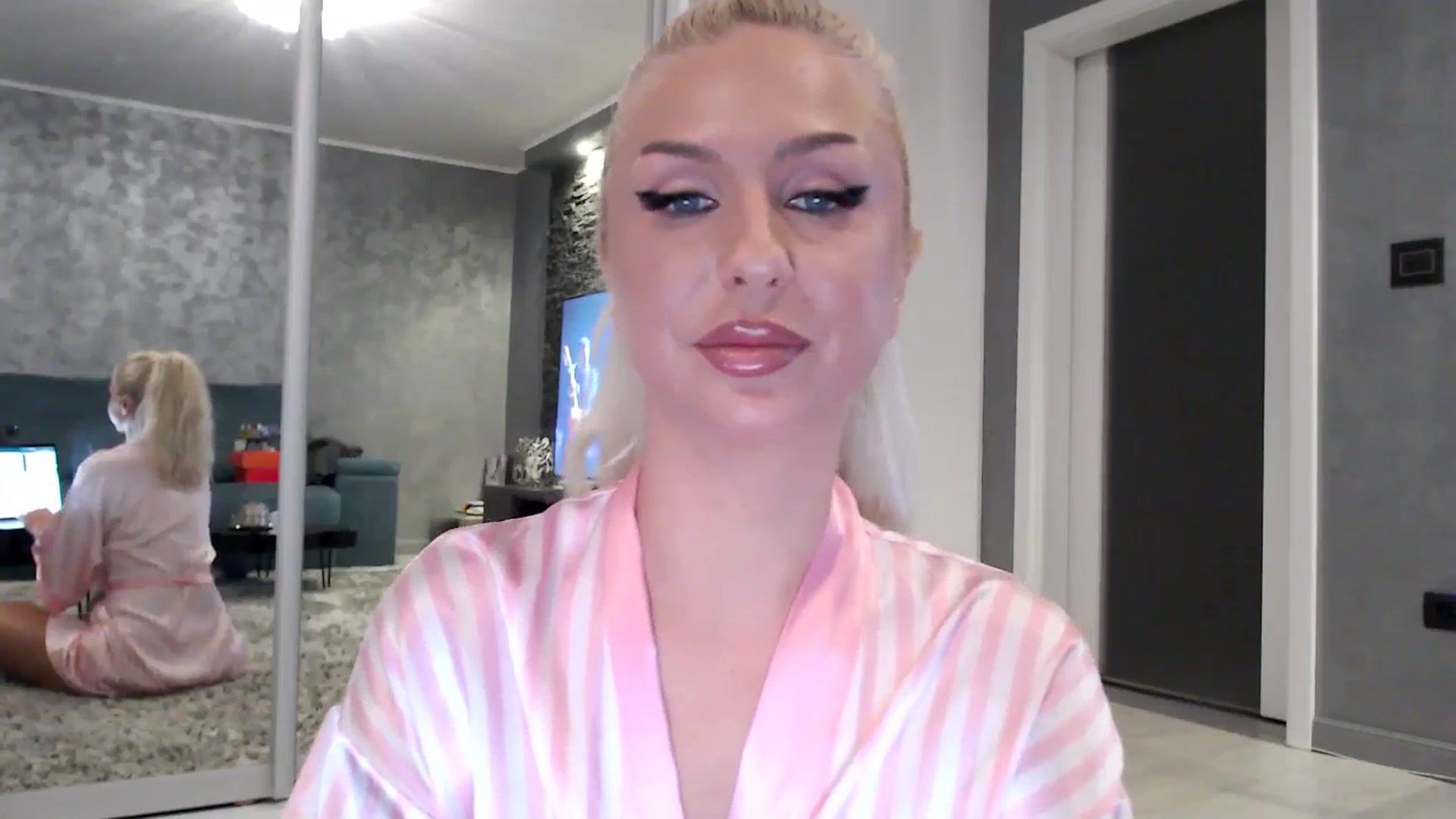 Gallery image thumbnail from QueenBA's myfreecams stream on, 12/12/2025, 04:24 image 10 of 20