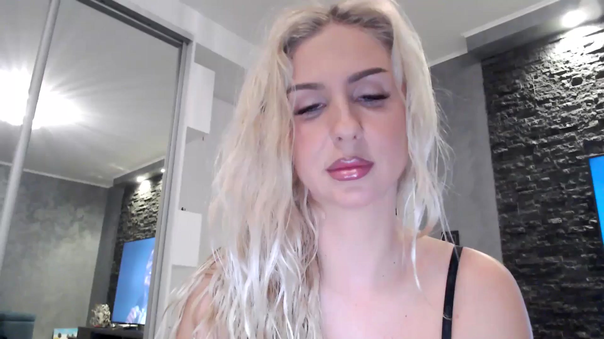 Gallery image thumbnail from QueenBA's myfreecams stream on, 03/11/2026, 24:14 image 5 of 20