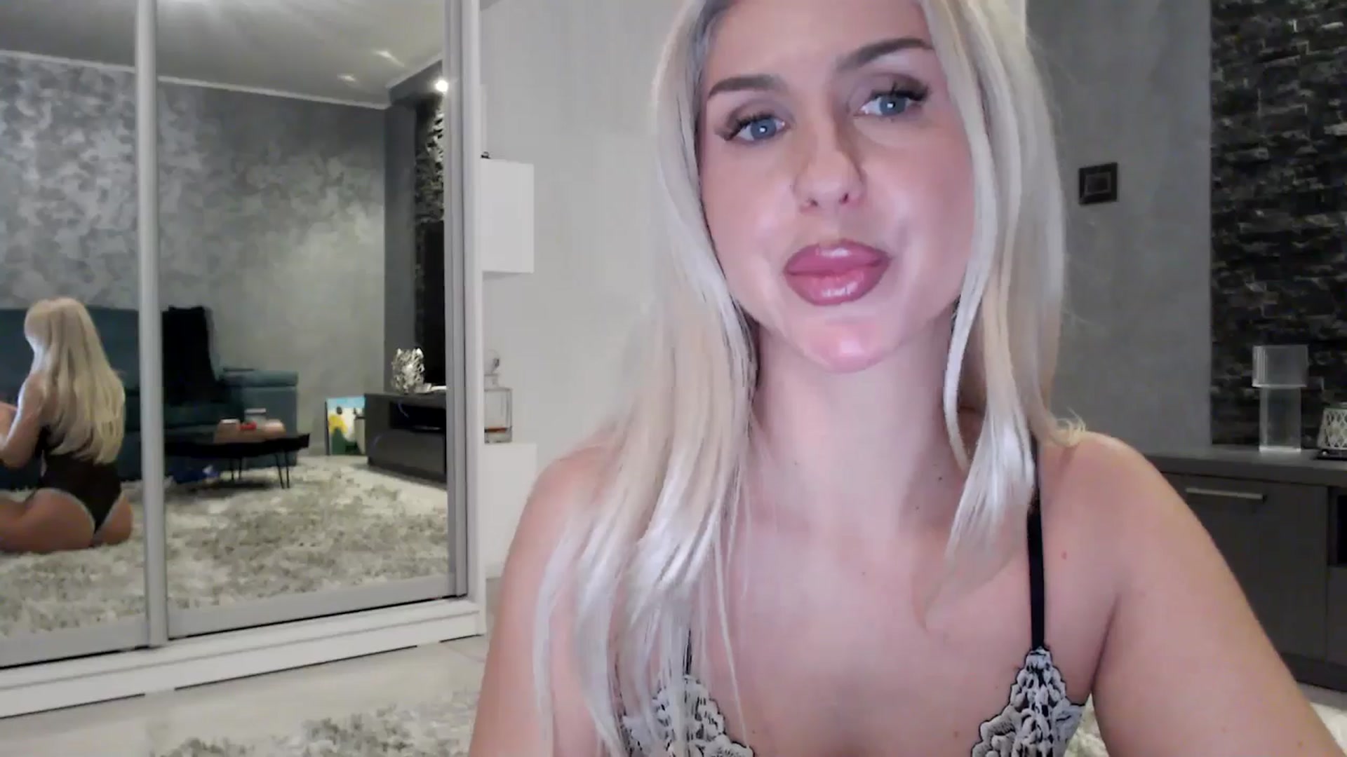 Gallery image thumbnail from QueenBA's myfreecams stream on, 04/14/2026, 05:39 image 4 of 20