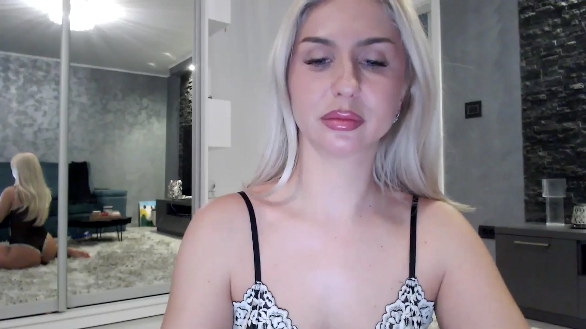Gallery image thumbnail from QueenBA's myfreecams stream on, 04/14/2026, 05:39 image 14 of 20