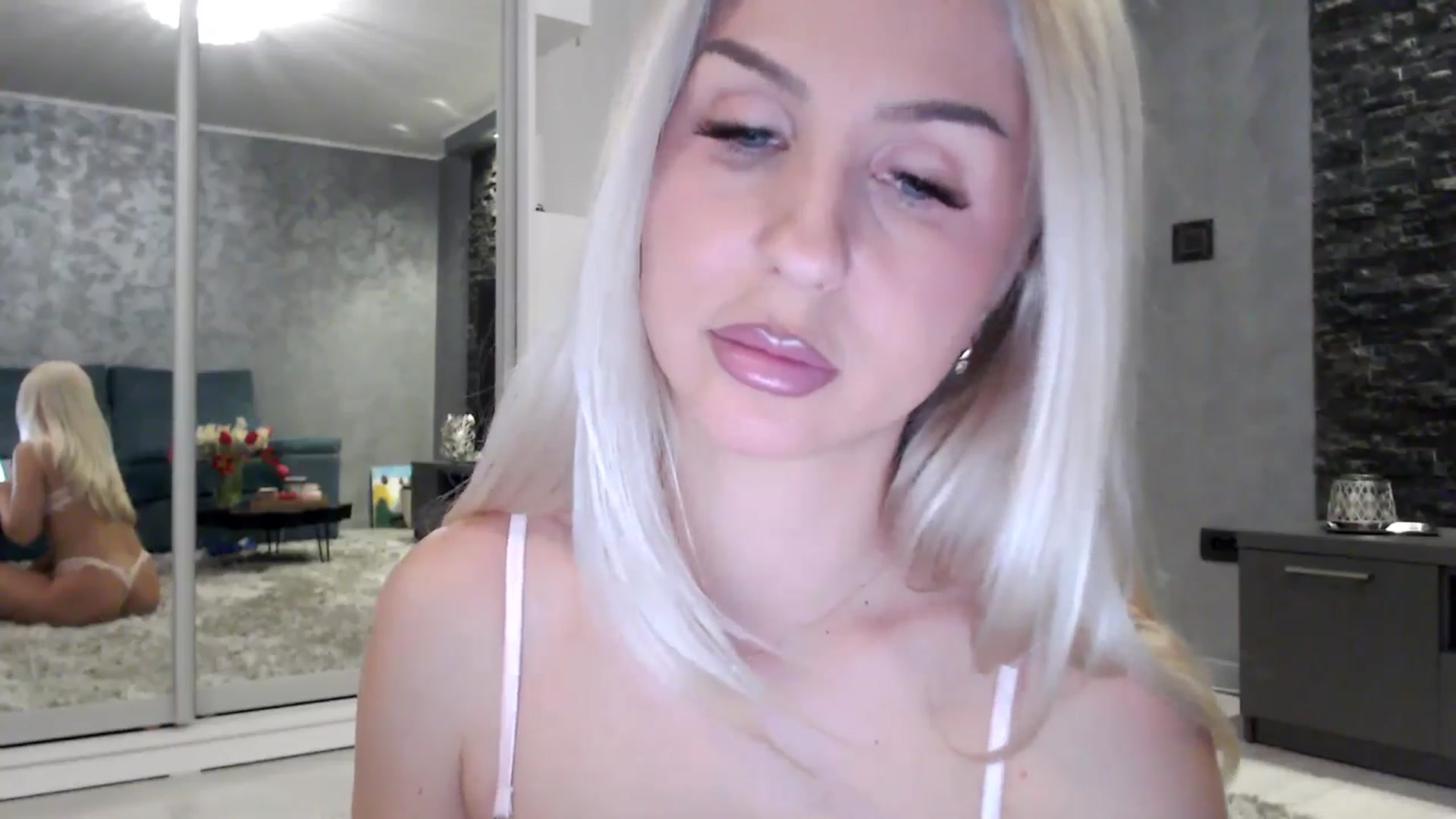 Gallery image thumbnail from QueenBA's myfreecams stream on, 04/19/2026, 19:48 image 11 of 20