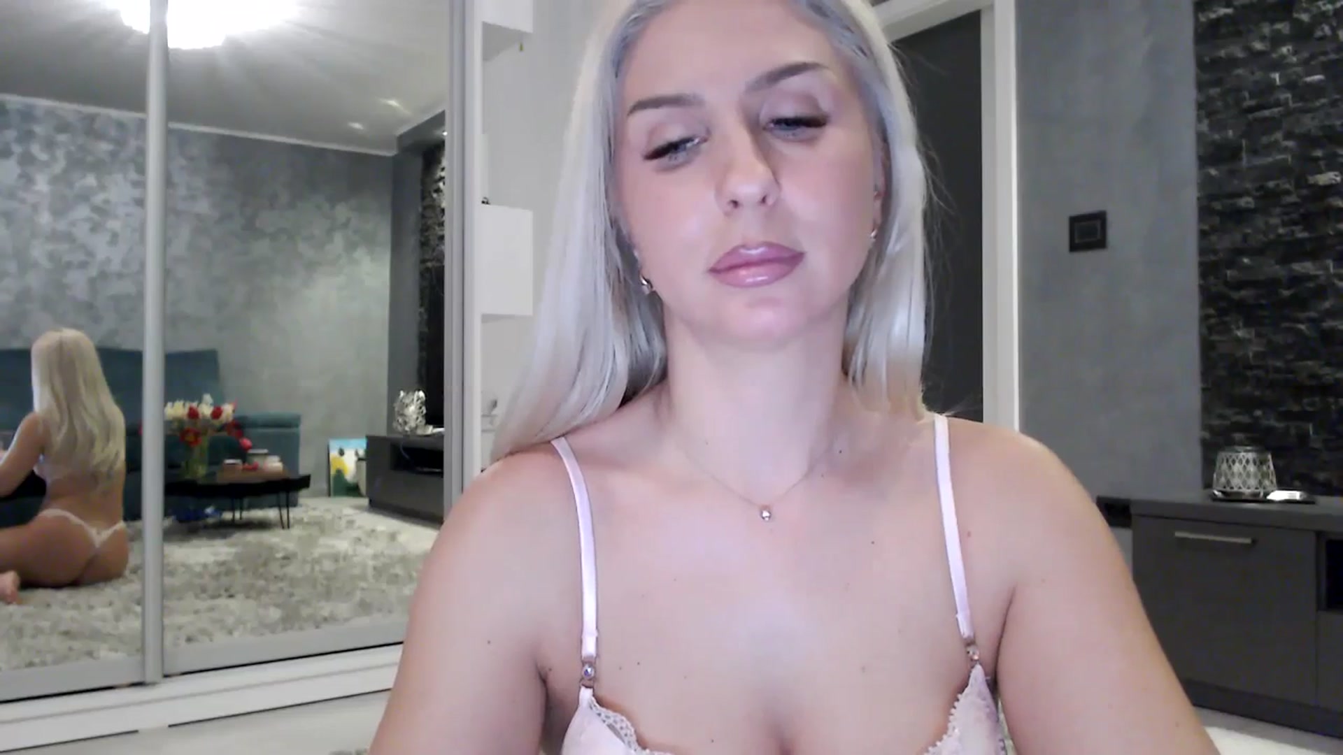 Gallery image thumbnail from QueenBA's myfreecams stream on, 04/19/2026, 21:46 image 6 of 20