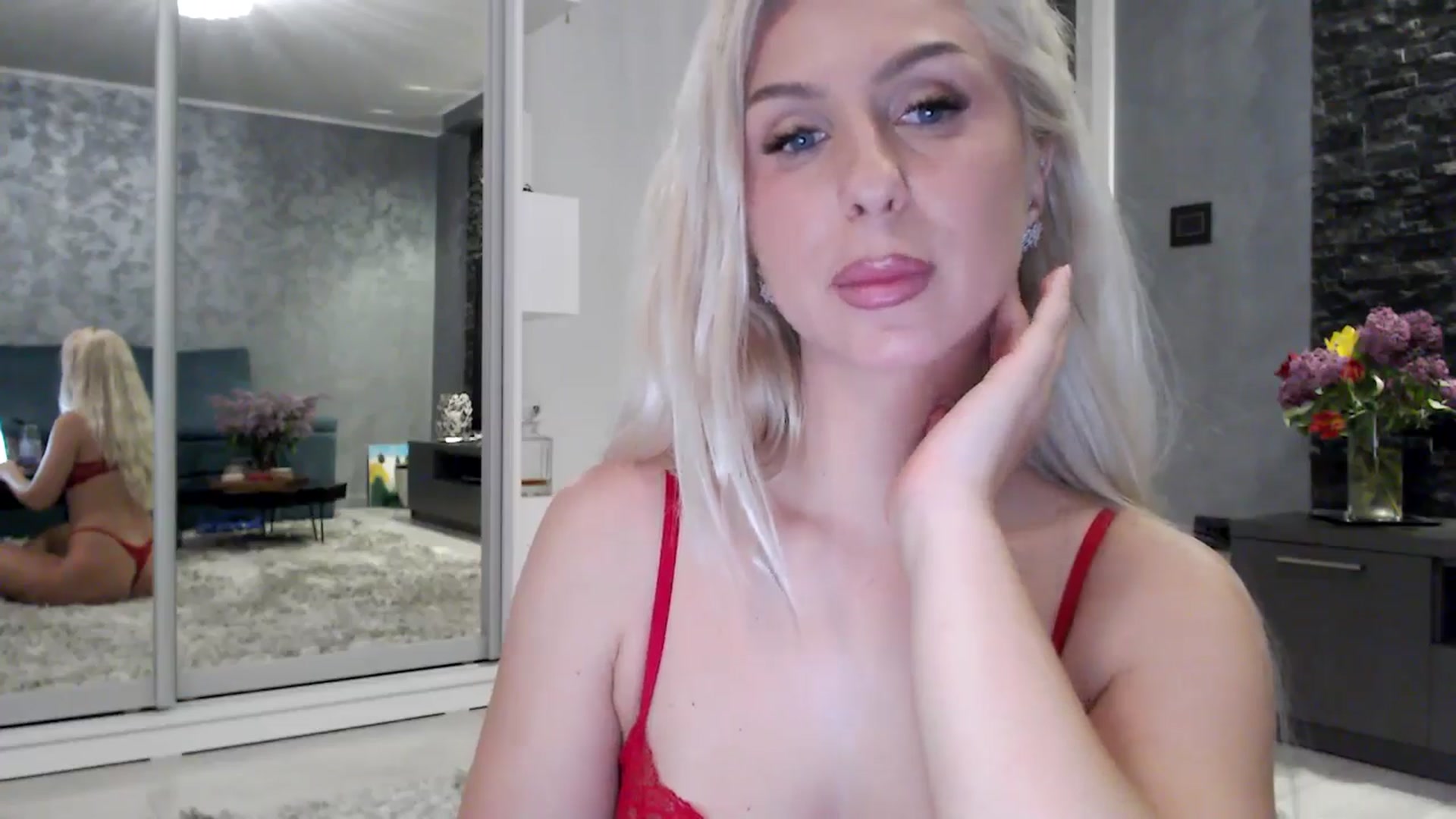 Gallery image thumbnail from QueenBA's myfreecams stream on, 04/28/2026, 01:03 image 15 of 20