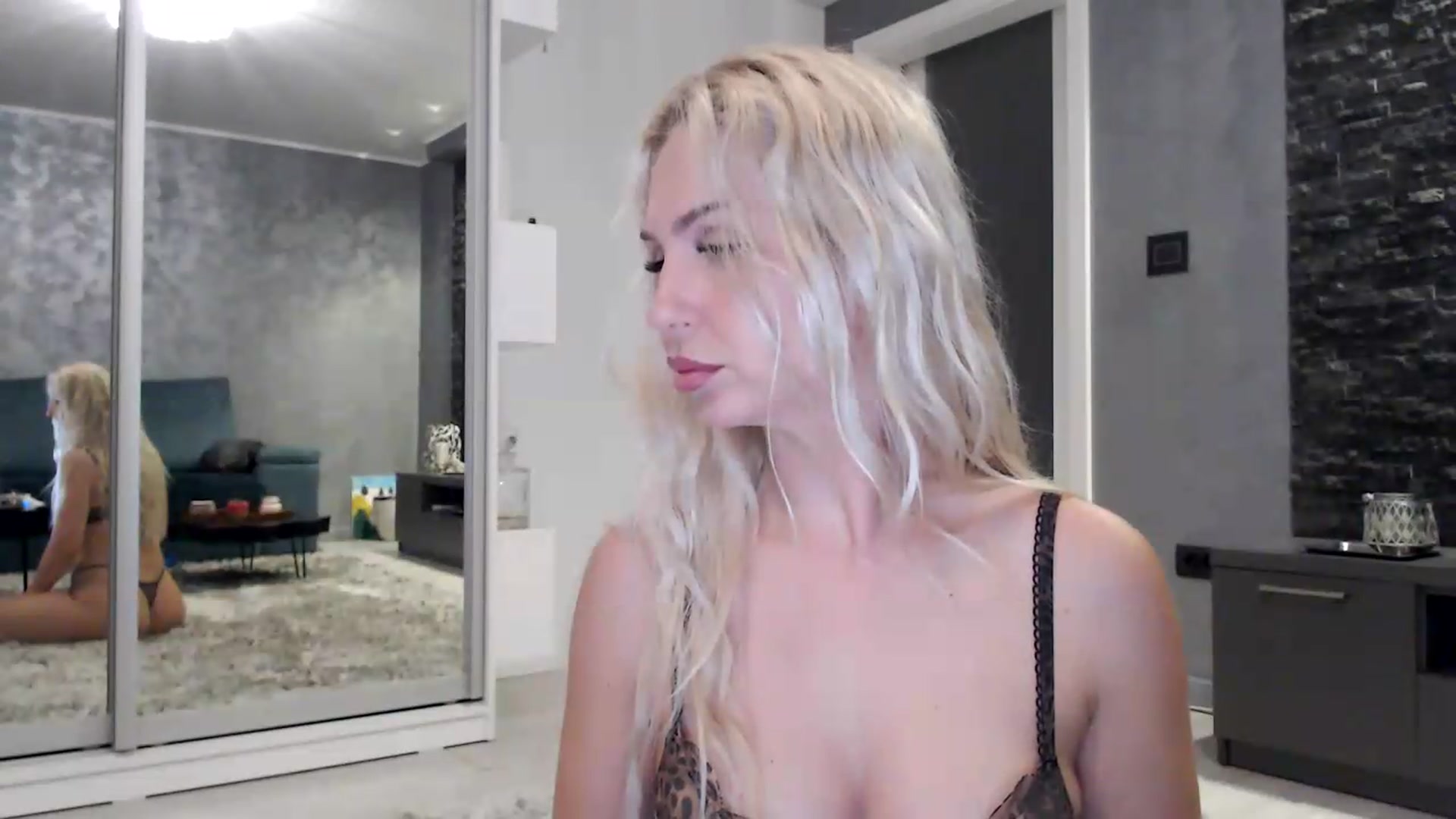 Gallery image thumbnail from QueenBA's myfreecams stream on, 05/21/2026, 23:49 image 18 of 20