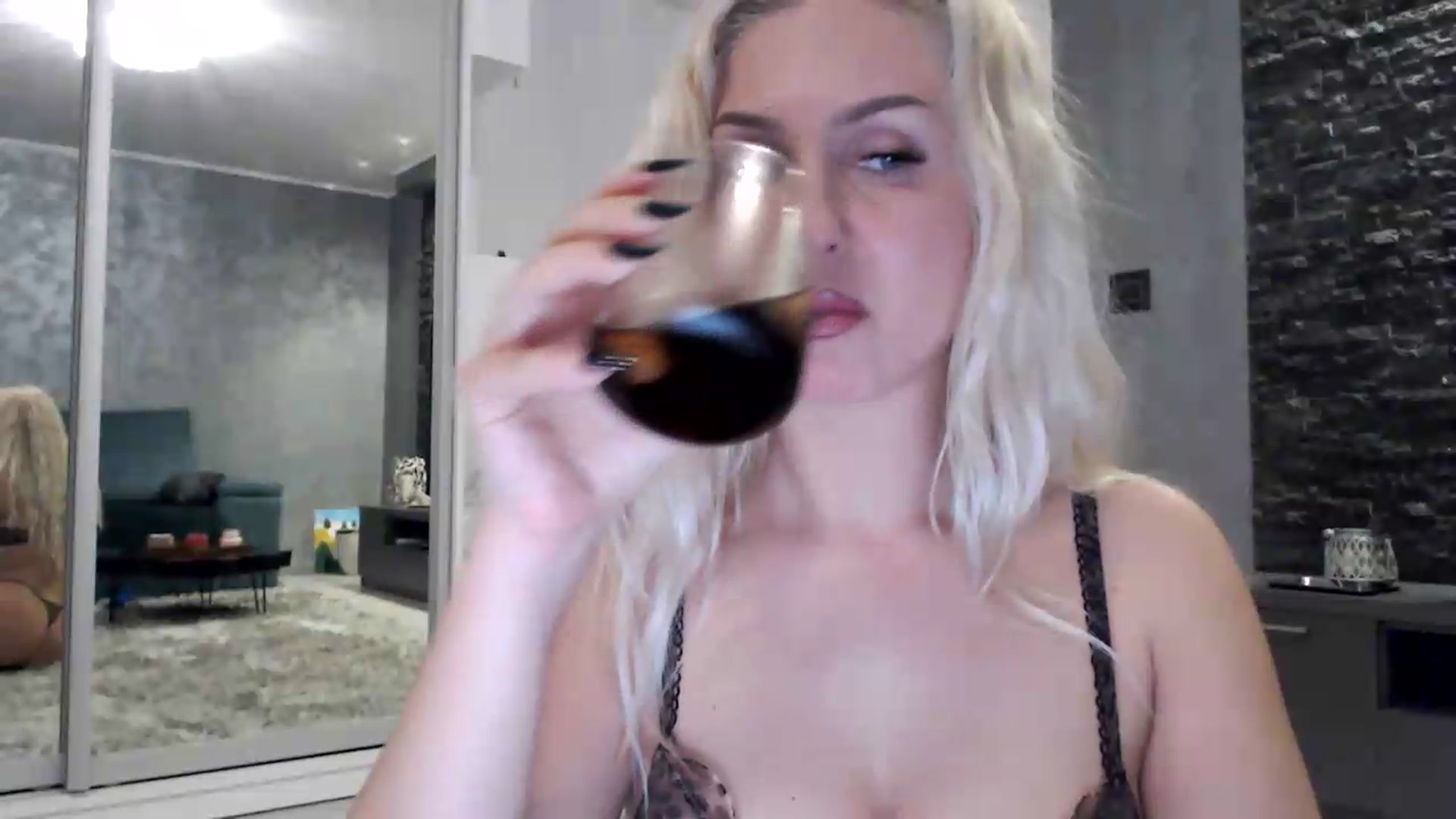 Gallery image thumbnail from QueenBA's myfreecams stream on, 05/22/2026, 01:10 image 19 of 20