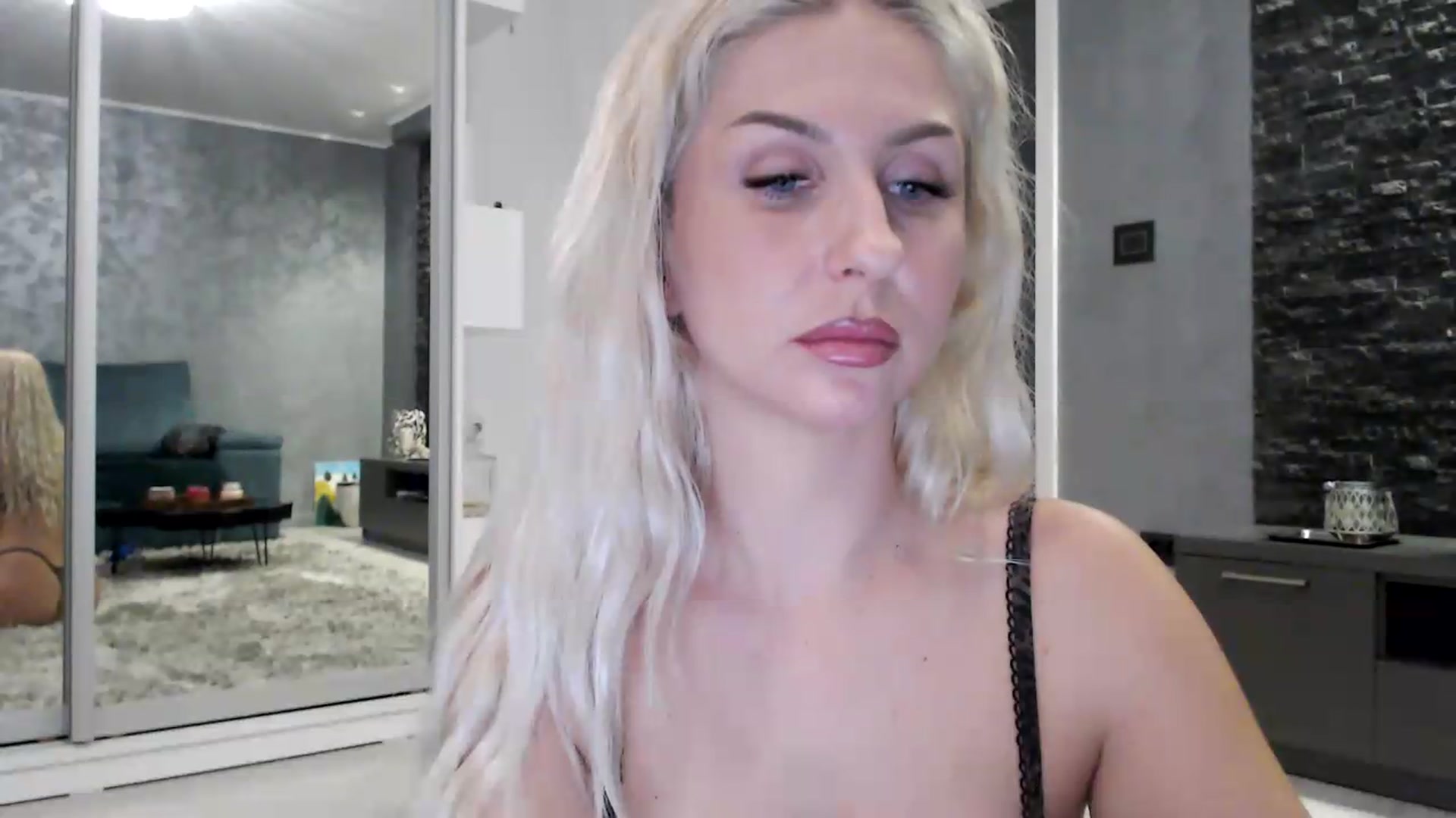 Gallery image thumbnail from QueenBA's myfreecams stream on, 05/22/2026, 01:10 image 14 of 20