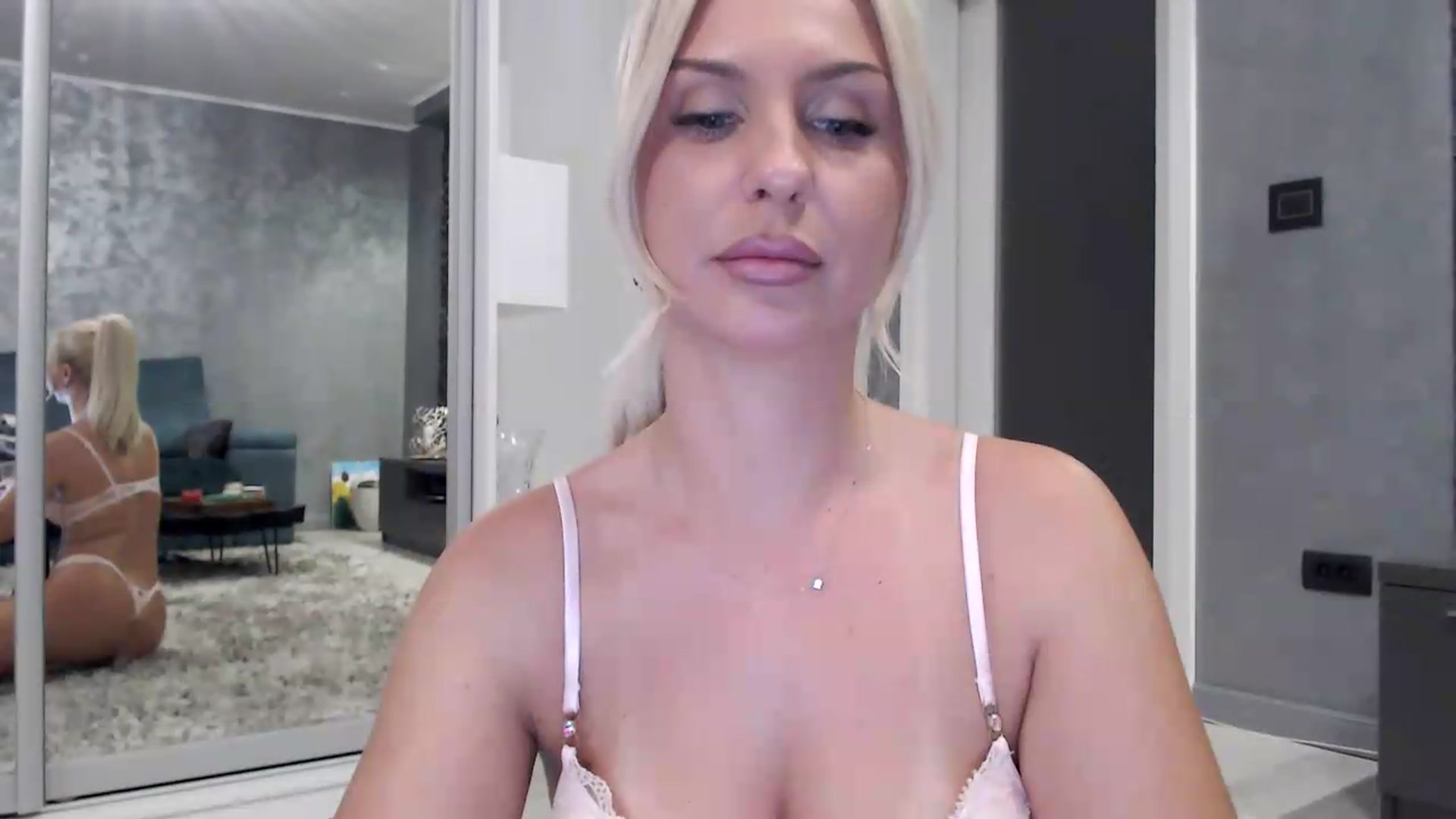 Gallery image thumbnail from QueenBA's myfreecams stream on, 07/28/2026, 02:37 image 9 of 20
