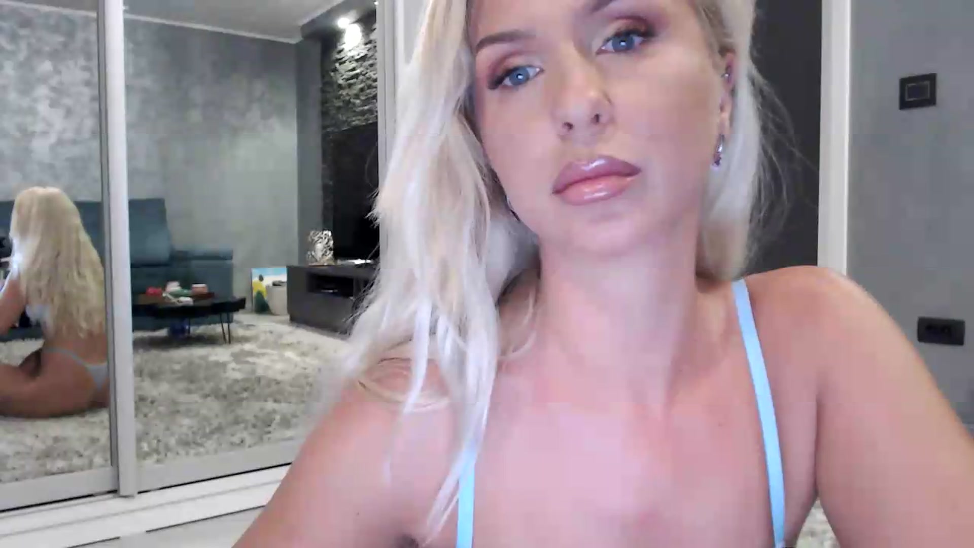 Gallery image thumbnail from QueenBA's myfreecams stream on, 08/11/2026, 23:03 image 7 of 20