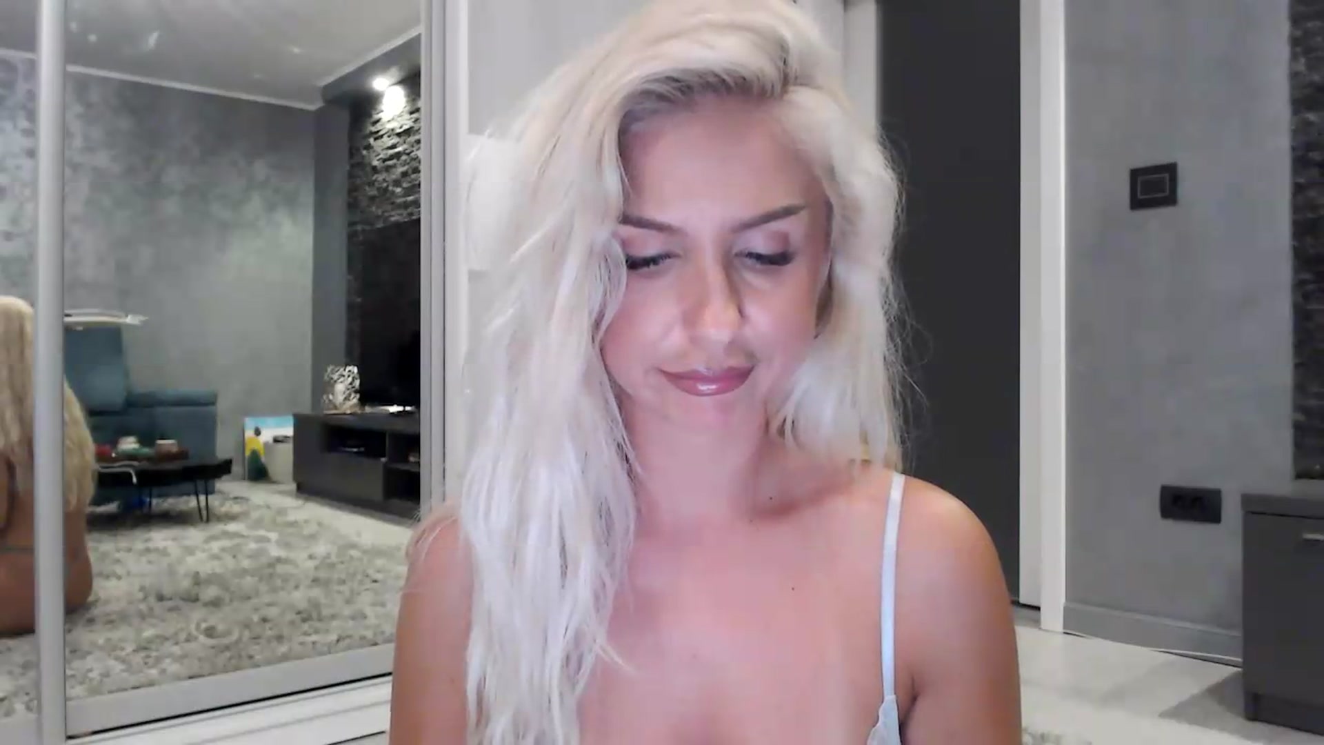 Gallery image thumbnail from QueenBA's myfreecams stream on, 08/13/2026, 01:45 image 13 of 20