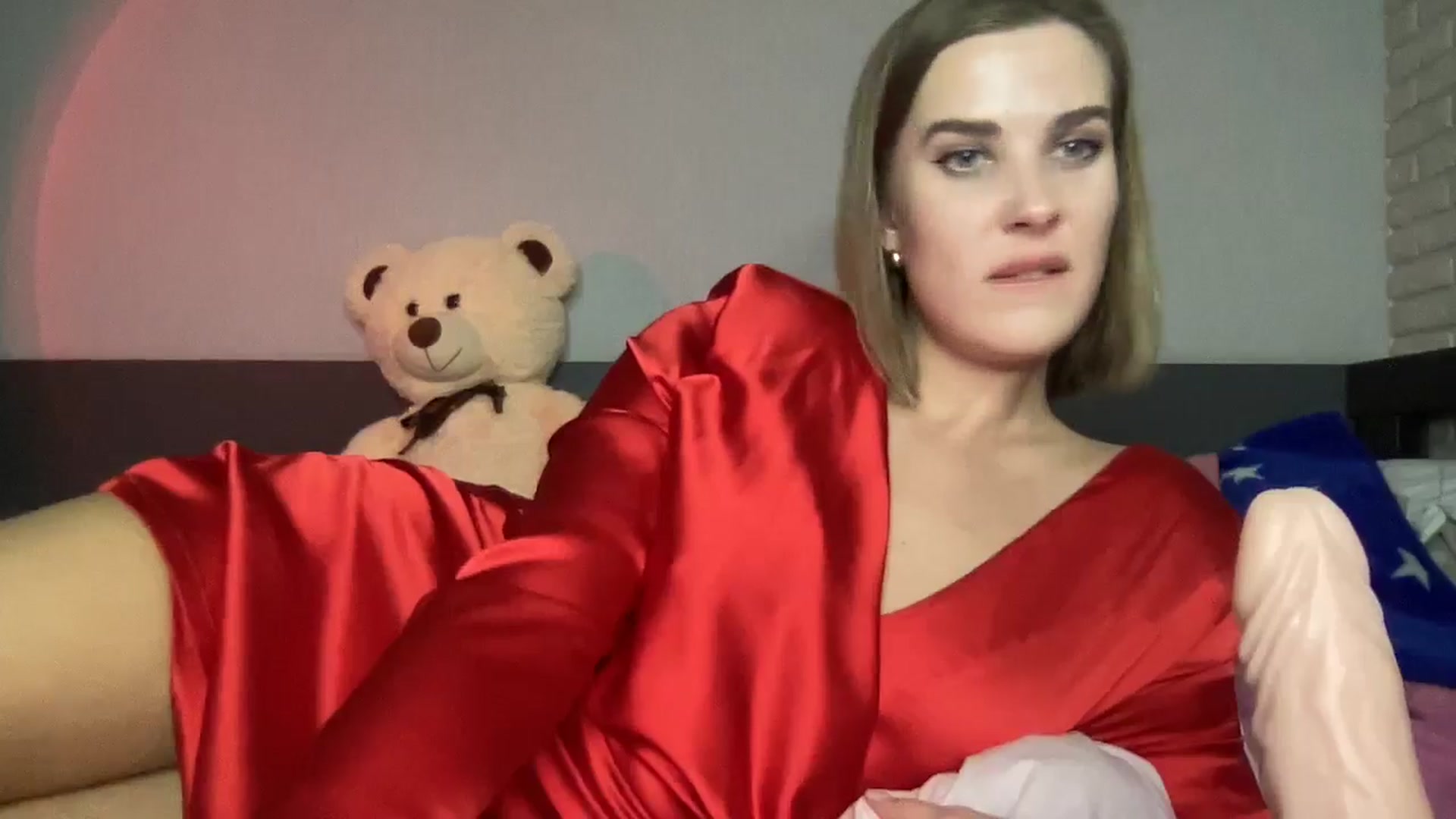Gallery image thumbnail from QueenBlonde69's myfreecams stream on, 11/16/2024, 19:46 image 17 of 20